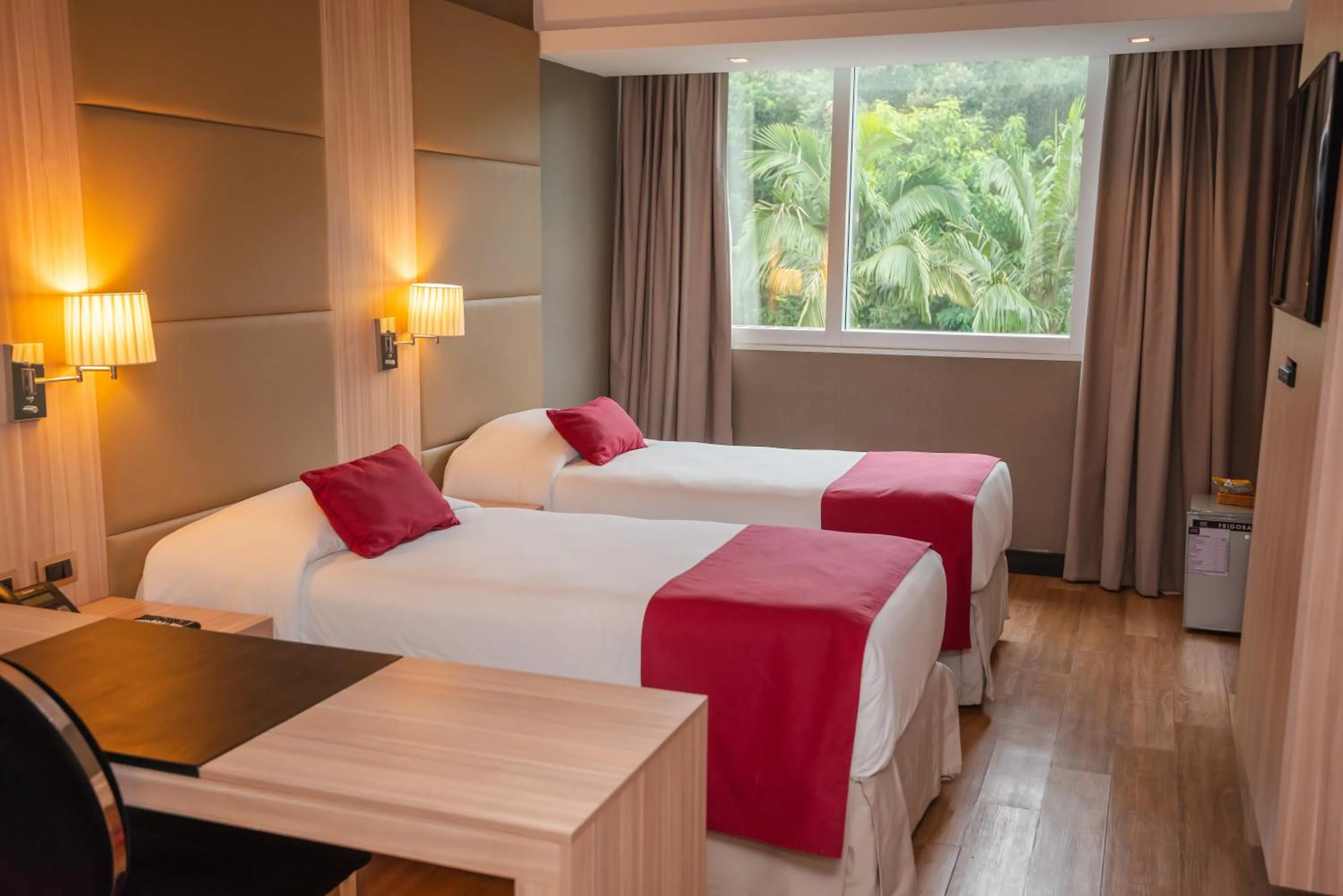 Bed in Savoy Hotel Encarnación