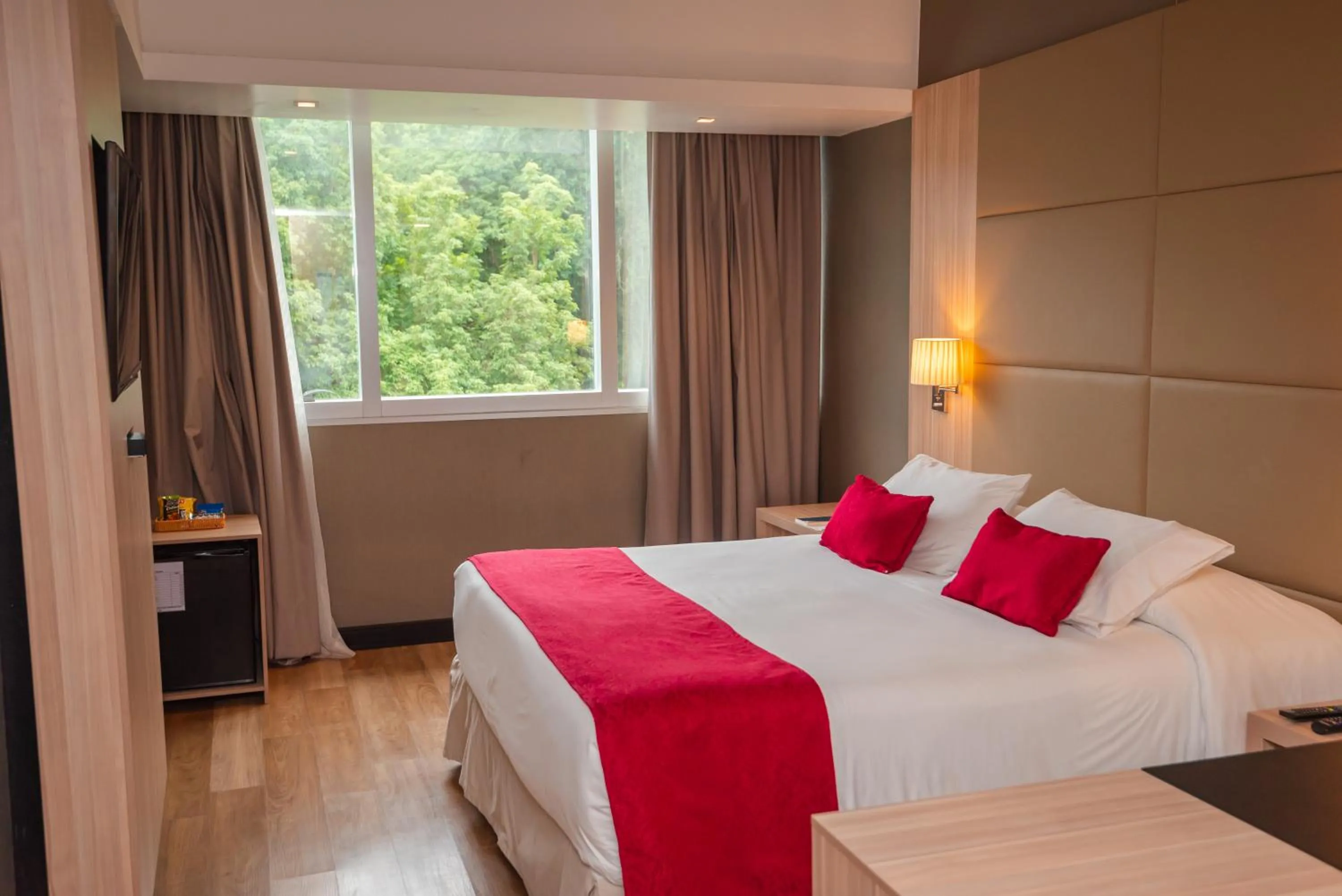 Bed in Savoy Hotel Encarnación