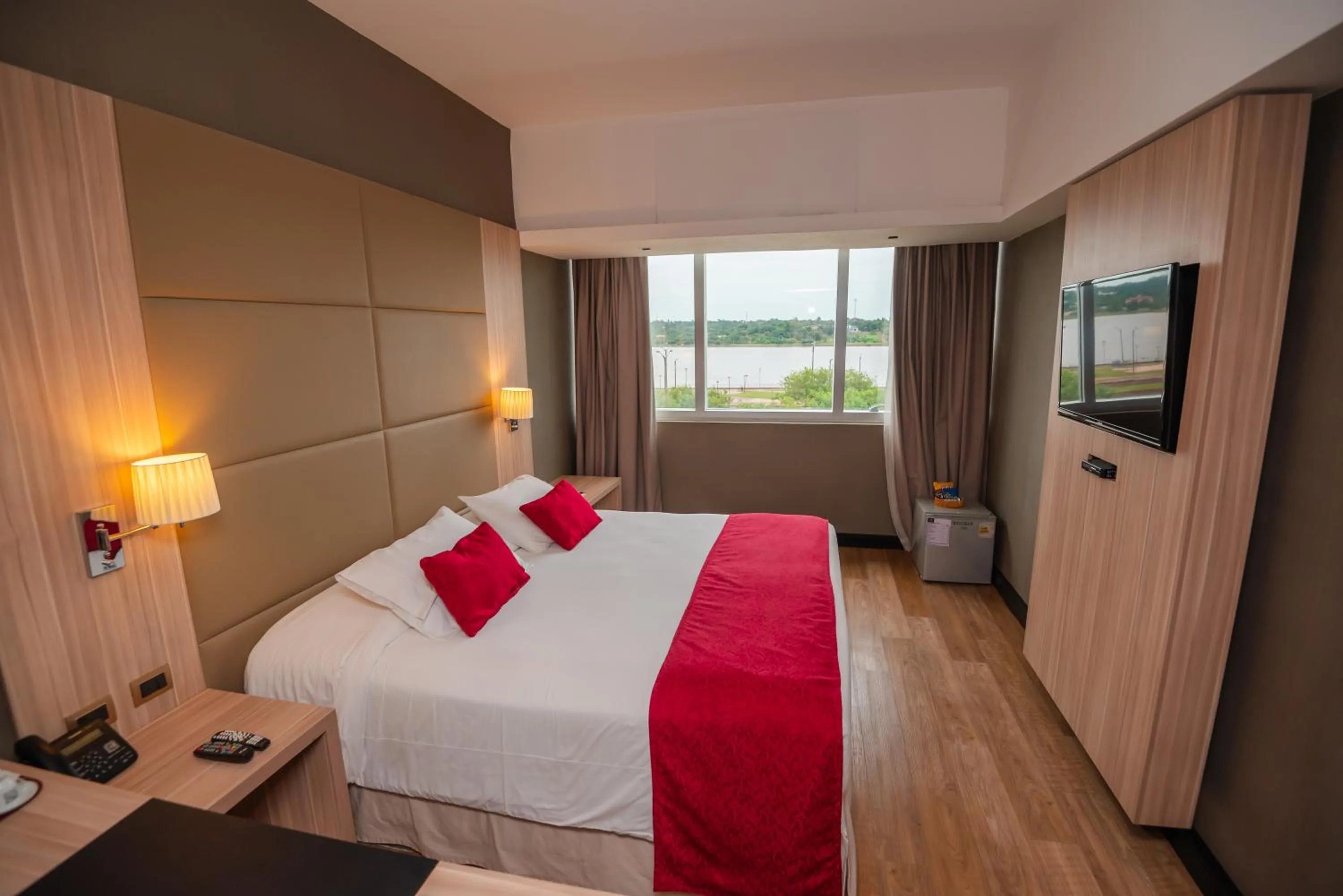 Bed in Savoy Hotel Encarnación