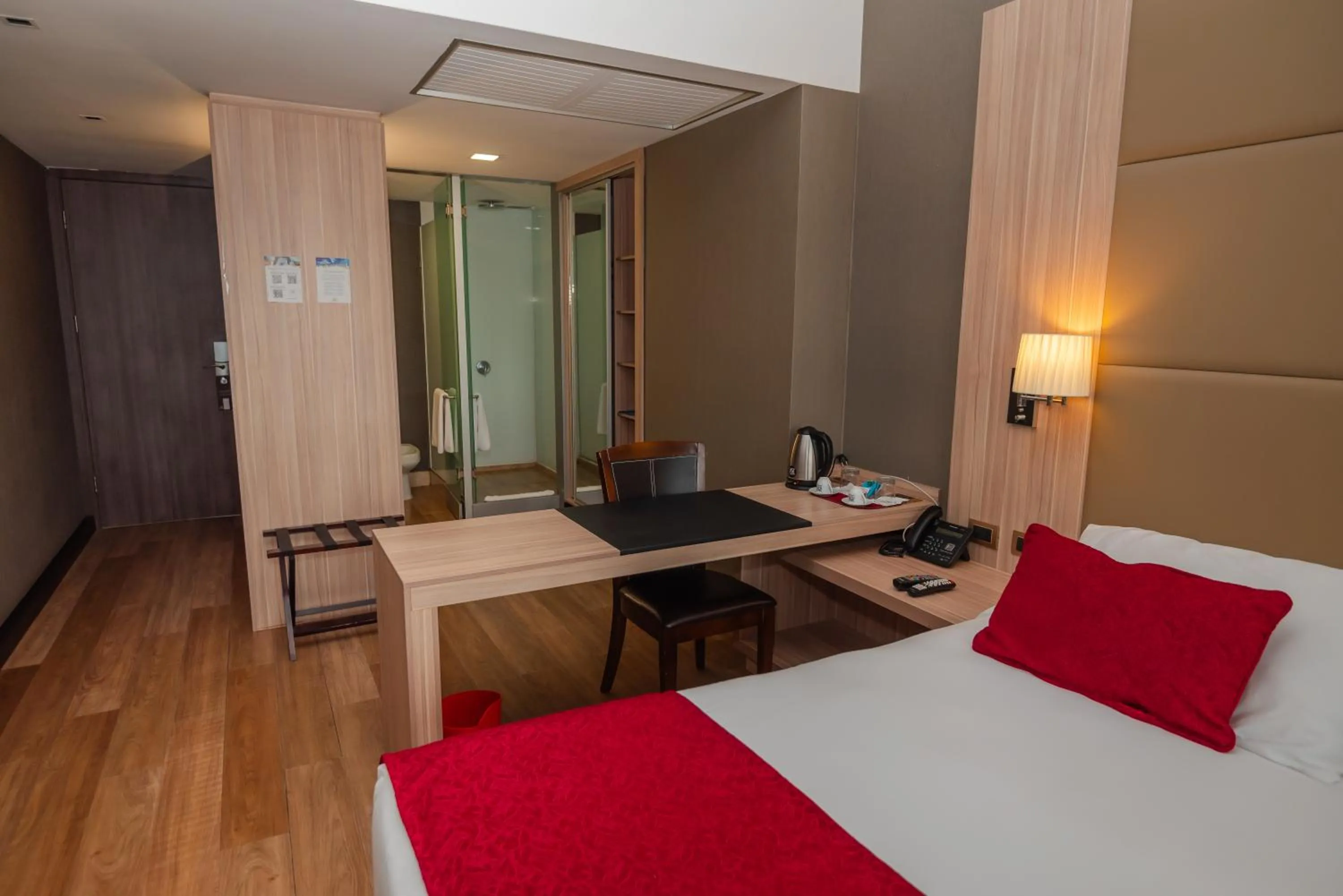 Bed in Savoy Hotel Encarnación