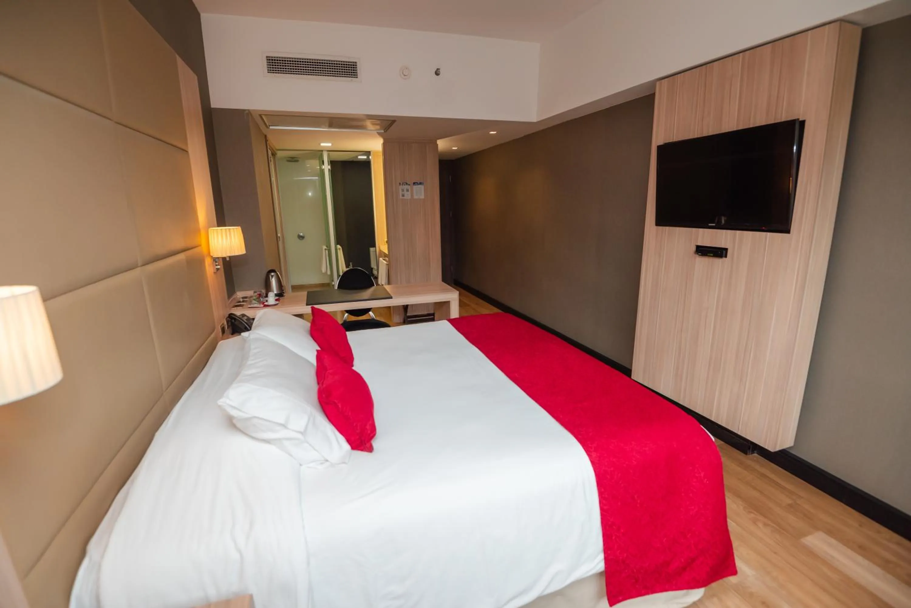 Bed in Savoy Hotel Encarnación