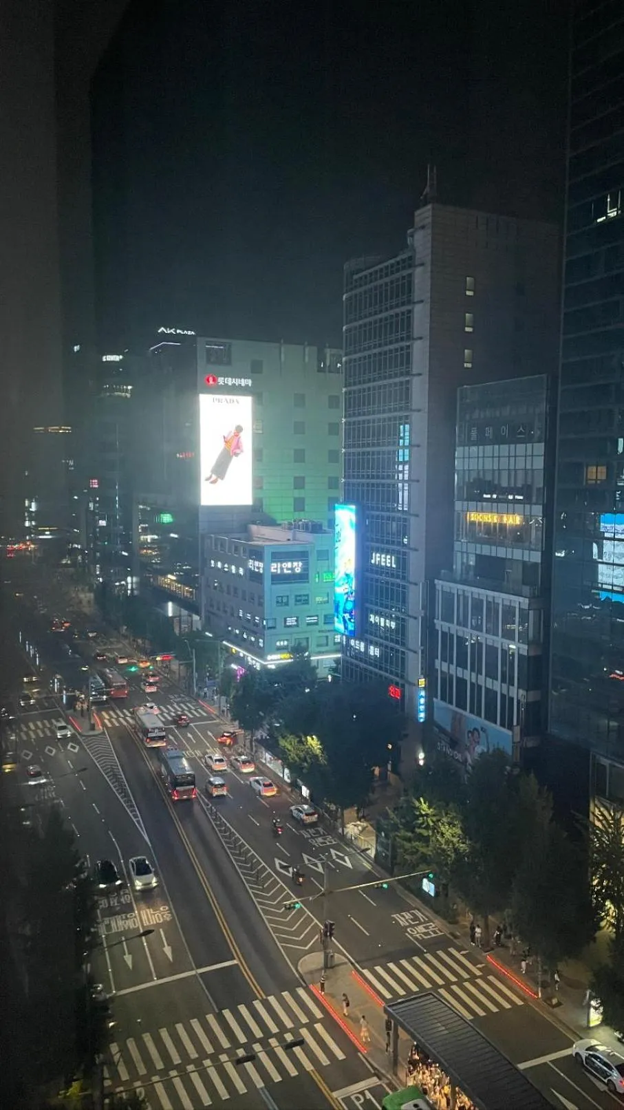 Night in Hongdae Cleanhouse