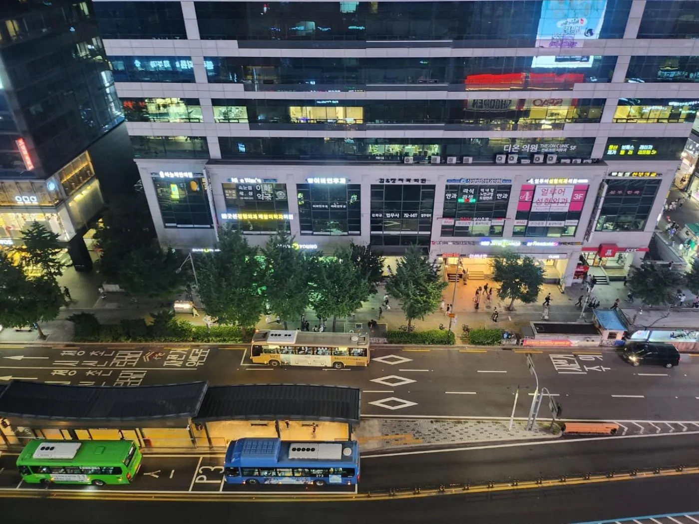 Night in Hongdae Cleanhouse