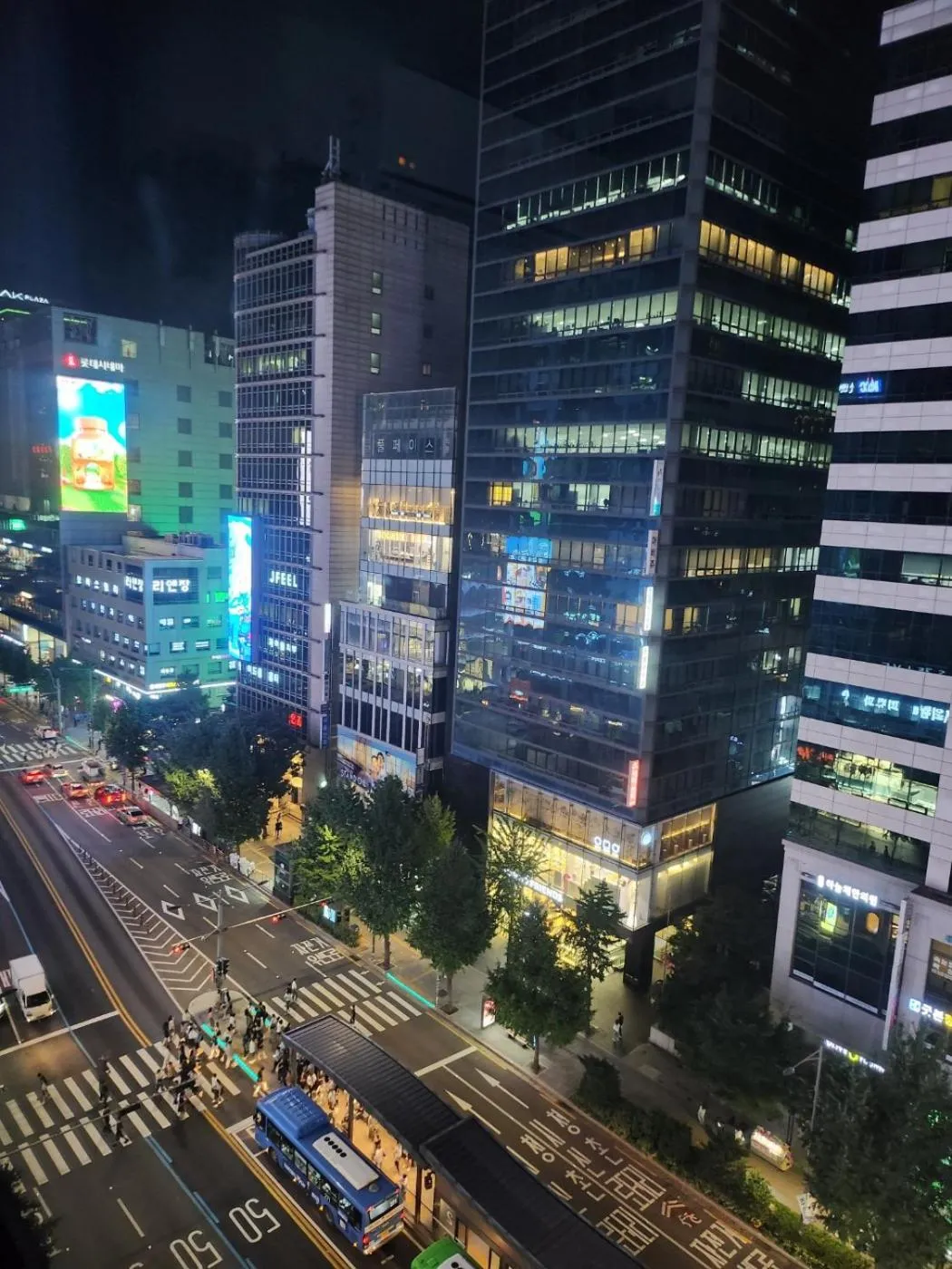 Night in Hongdae Cleanhouse