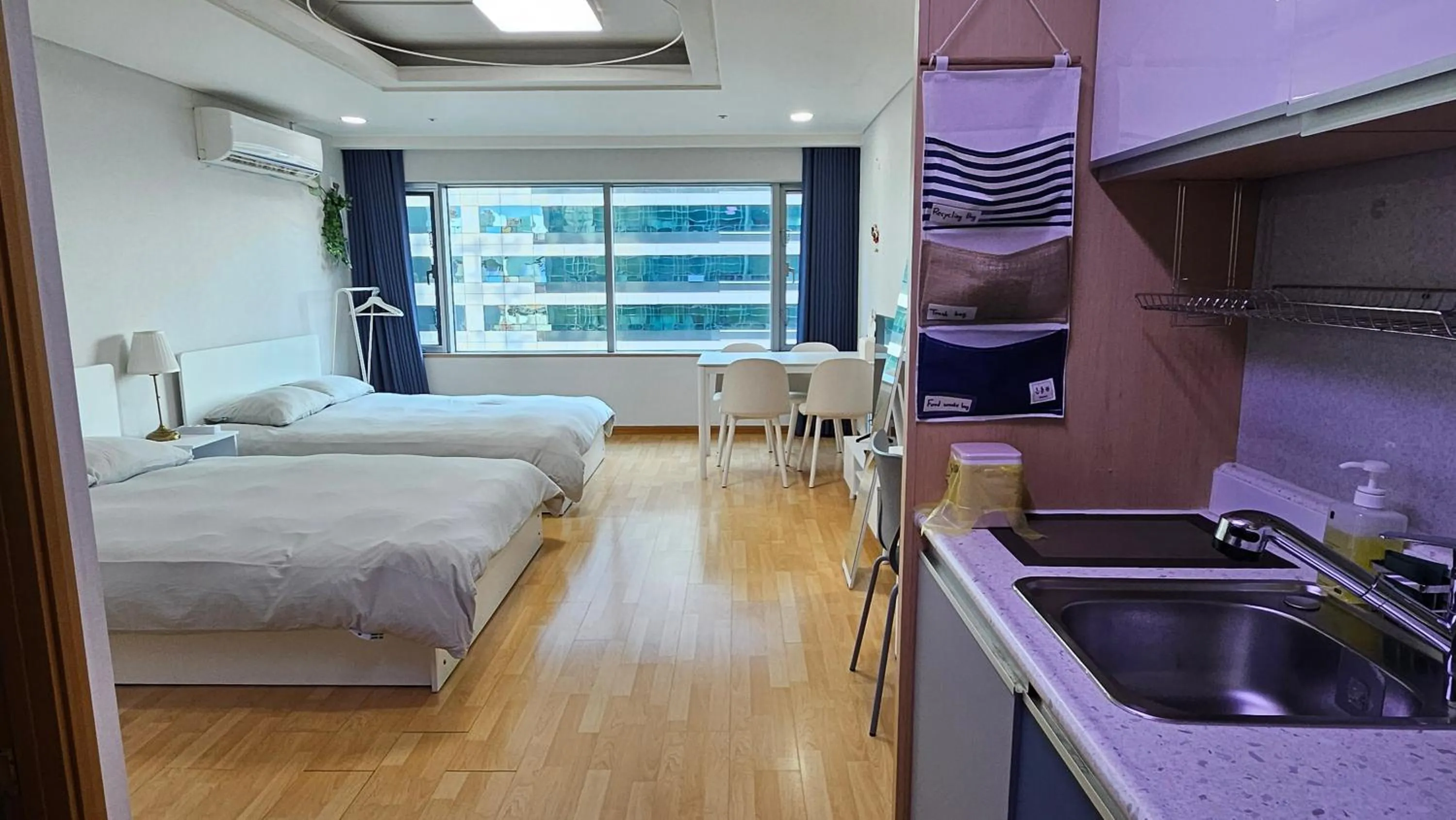 Bed in Hongdae Cleanhouse