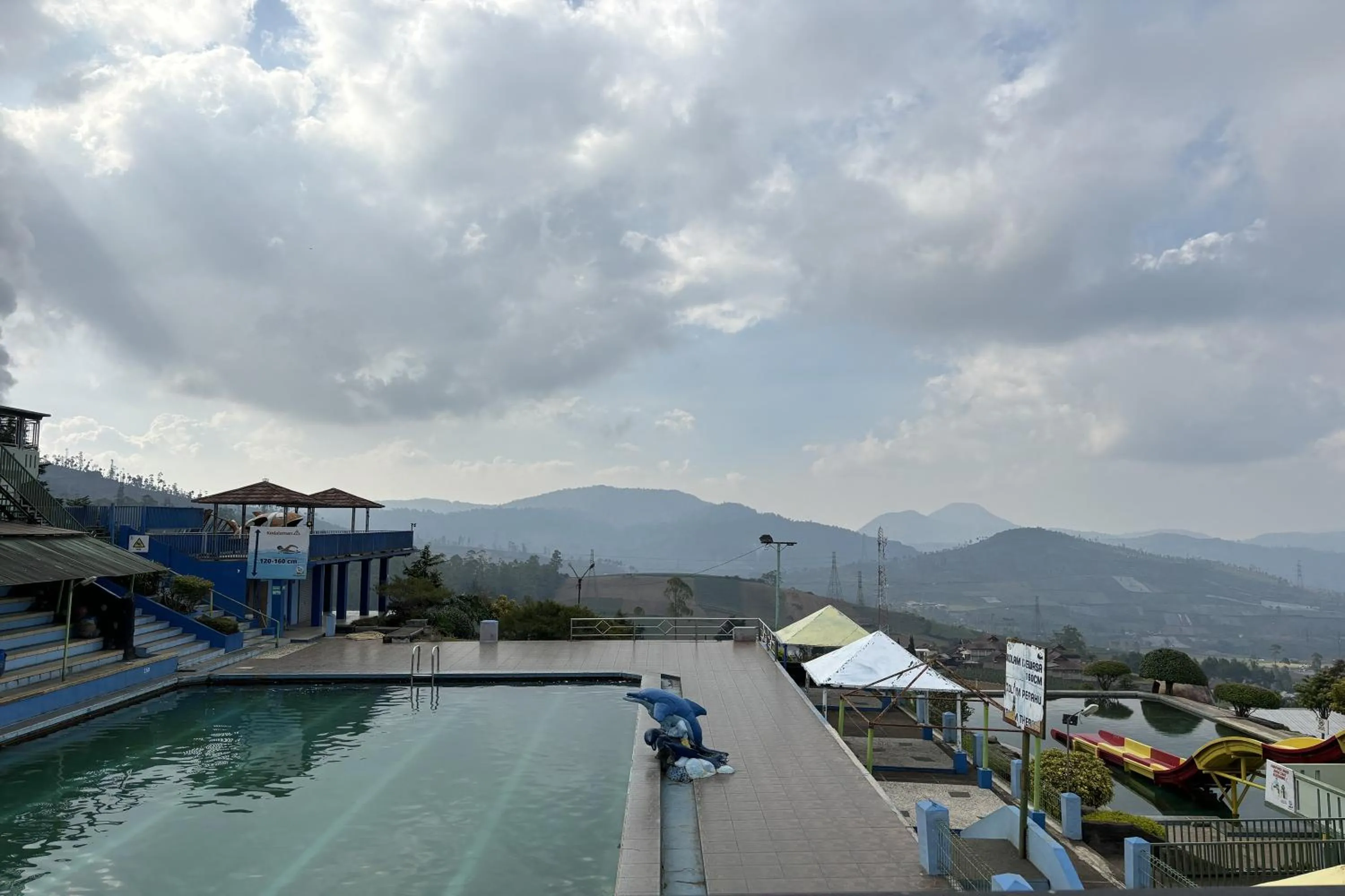 Swimming pool in Puncak Darajat Highland