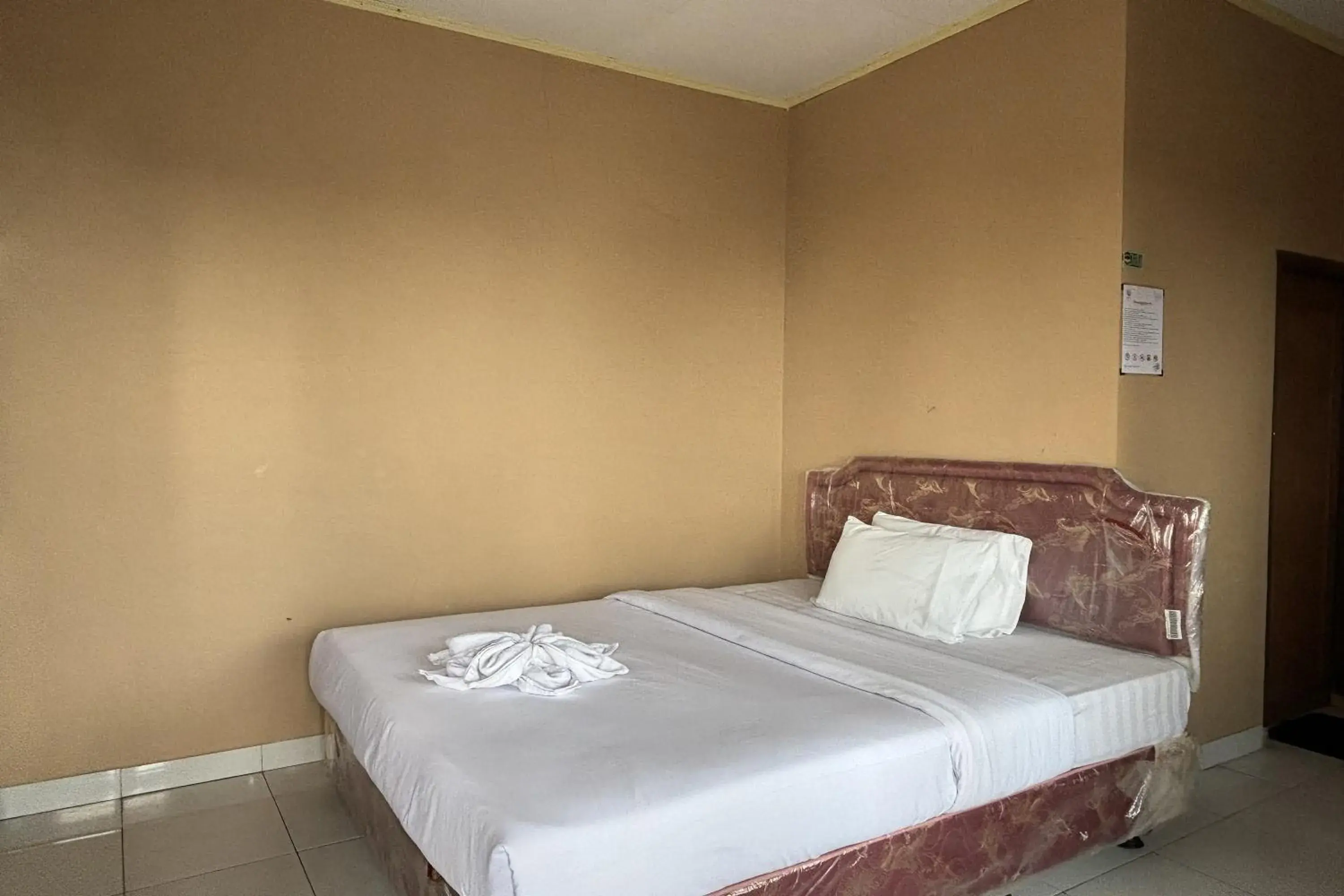 Deluxe Double or Twin Room in Puncak Darajat Highland Deluxe Double or Twin Room in Puncak Darajat Highland