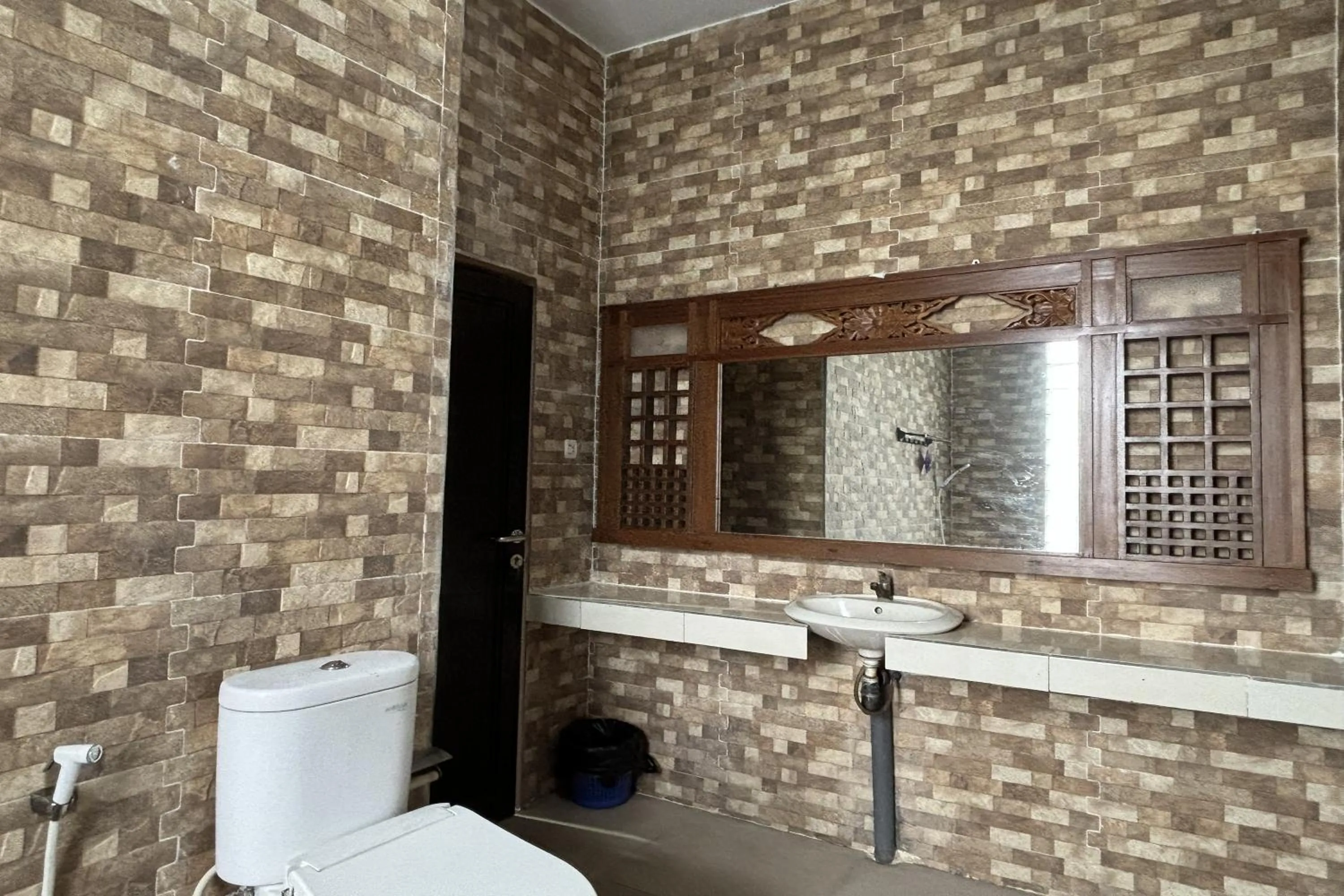 Shower in Puncak Darajat Highland