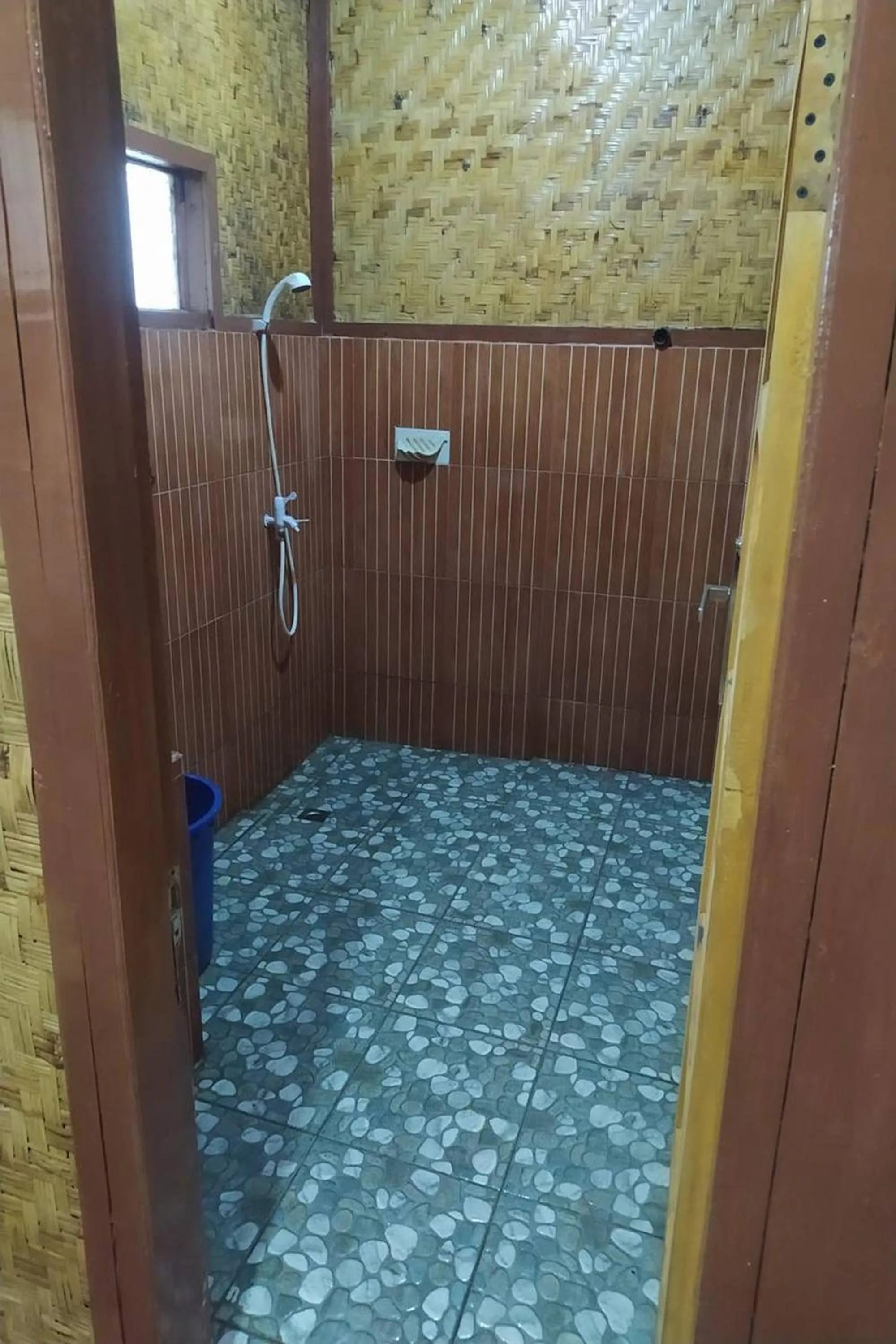 Shower in Puncak Darajat Highland