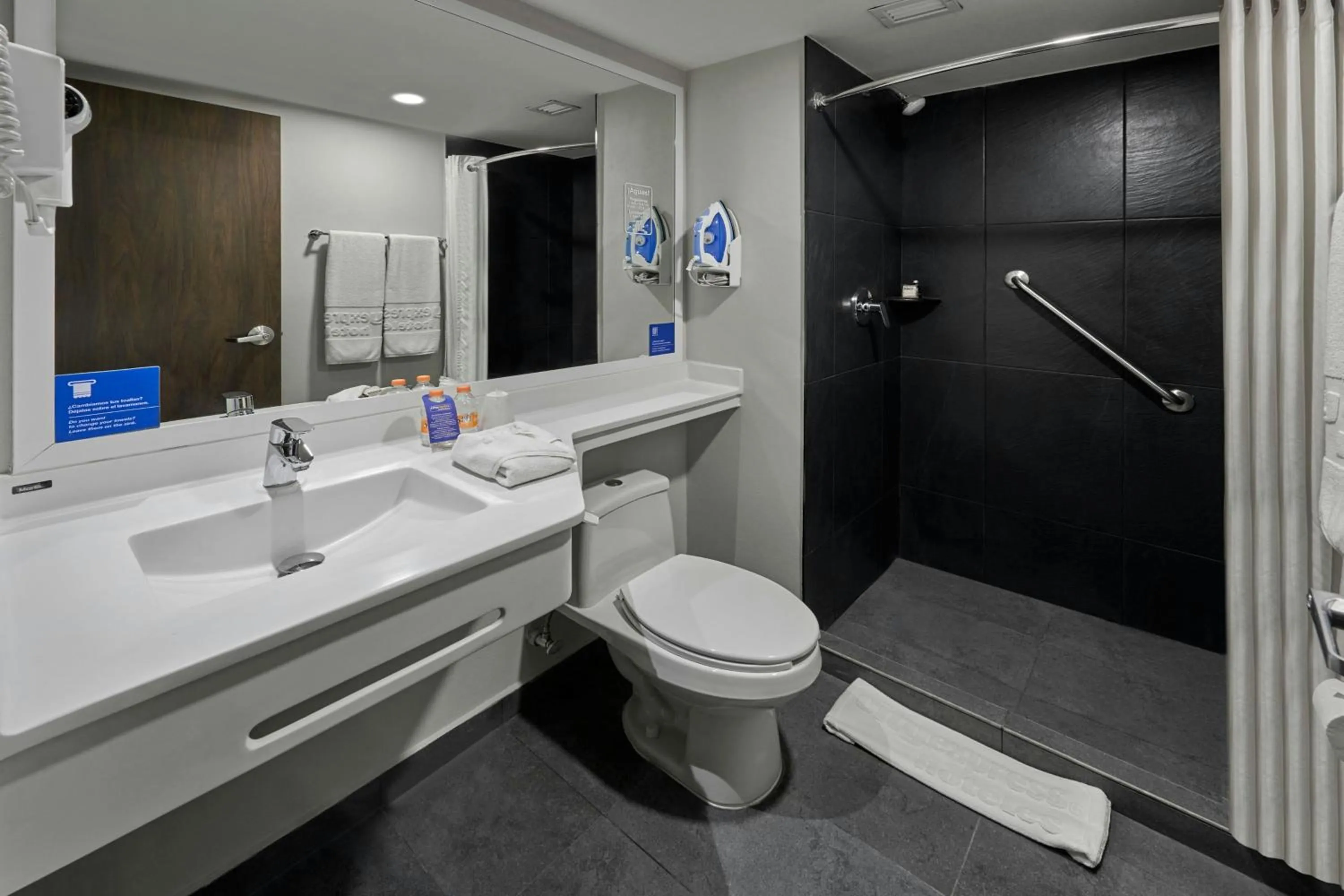 Bathroom in City Express by Marriott Apizaco