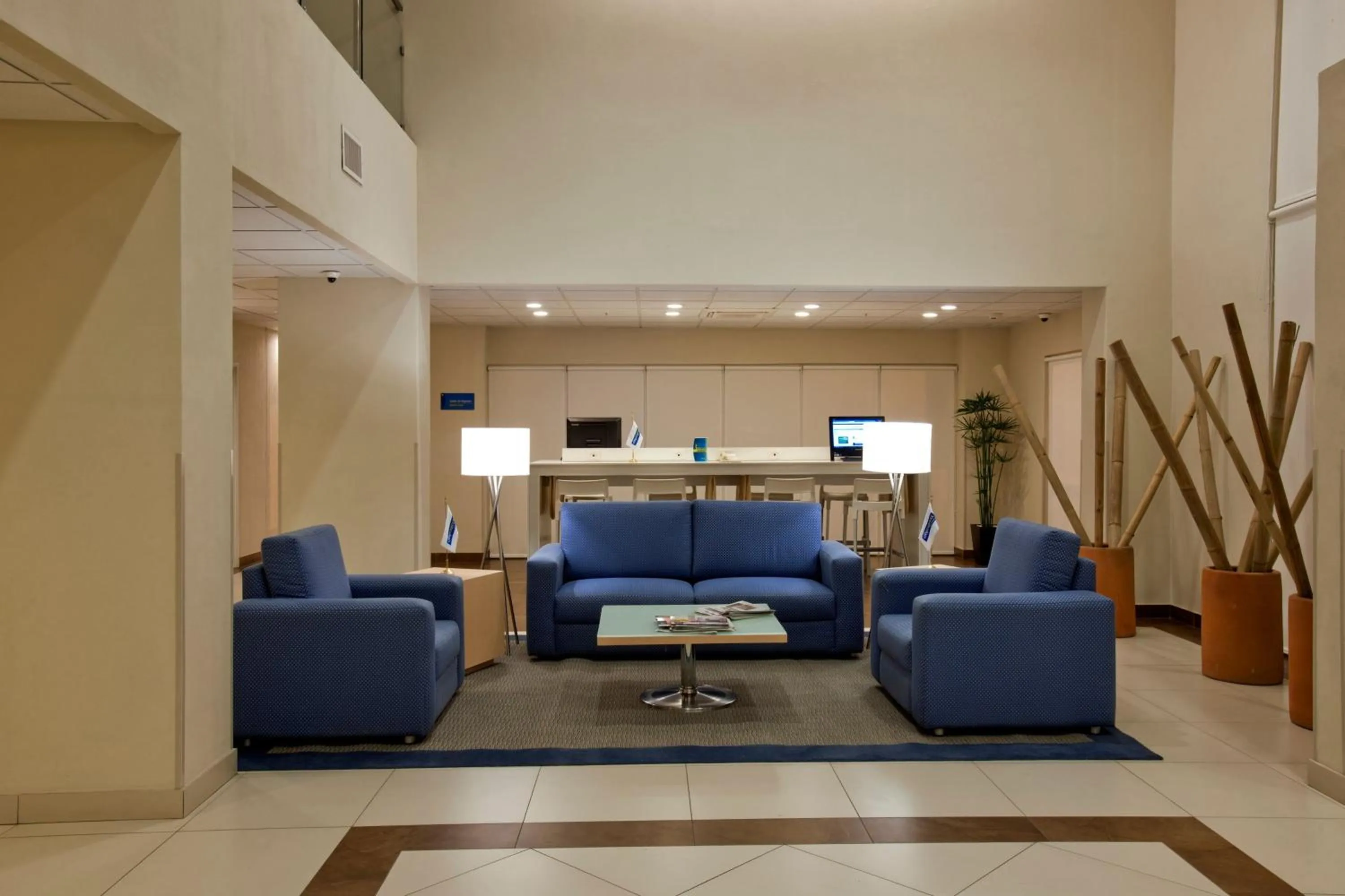 Living room in City Express by Marriott Apizaco