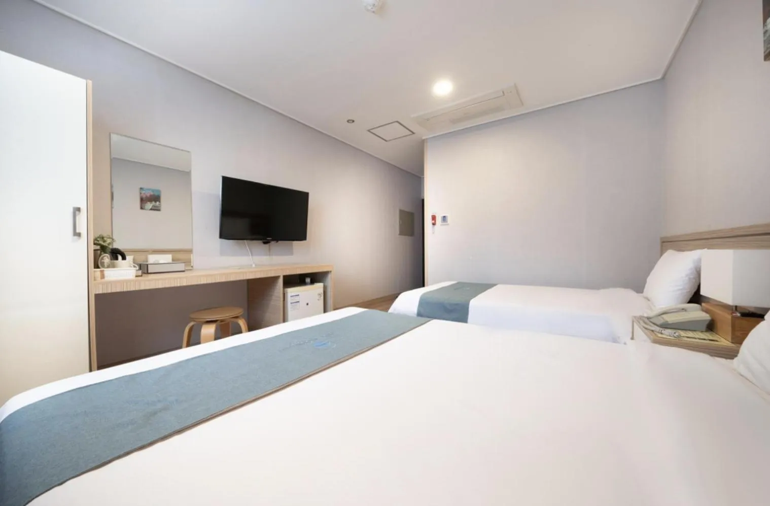 Bed in Blue Mountain Hotel