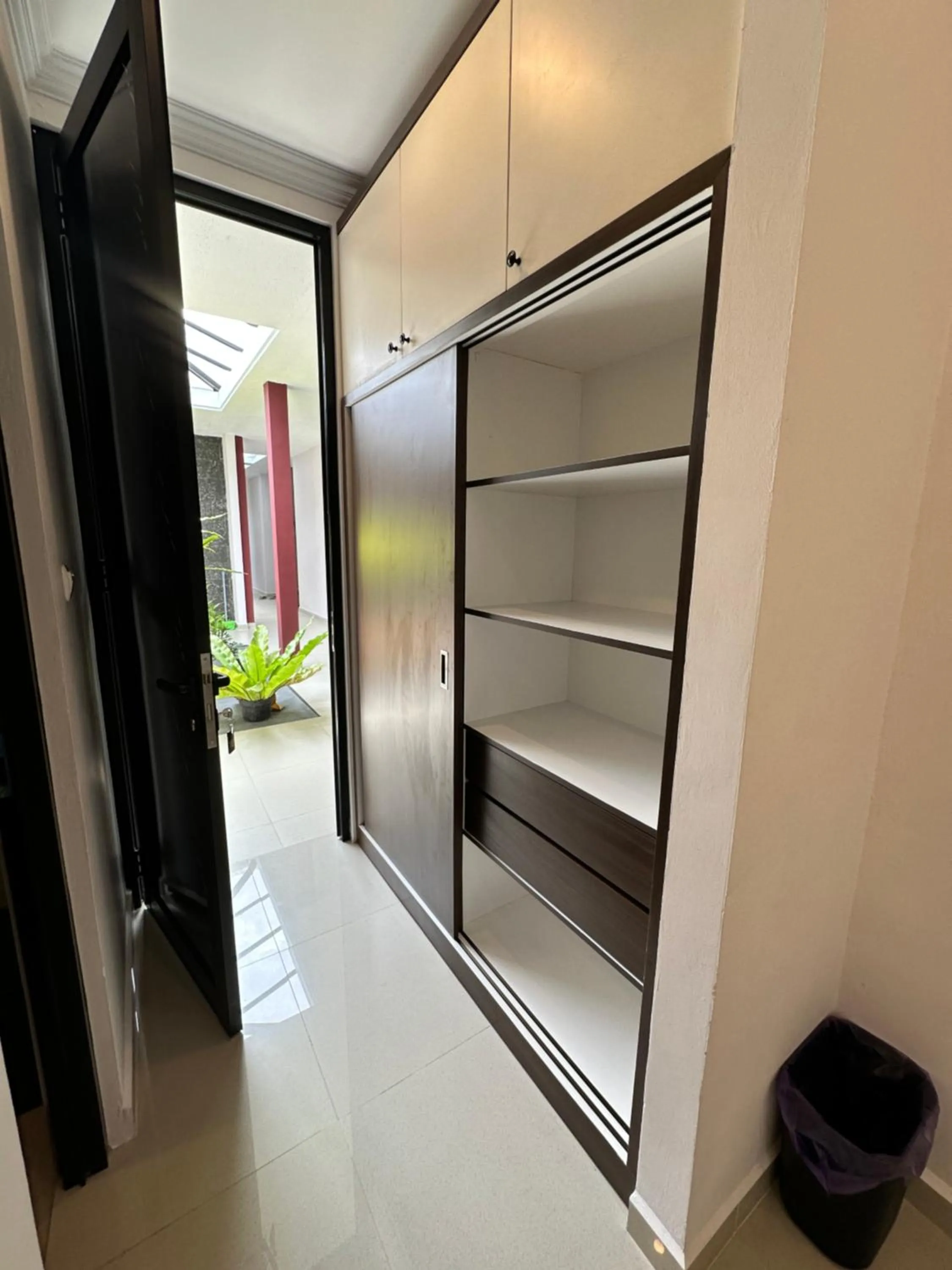 wardrobe in Mangkoe Ndoro Kostel