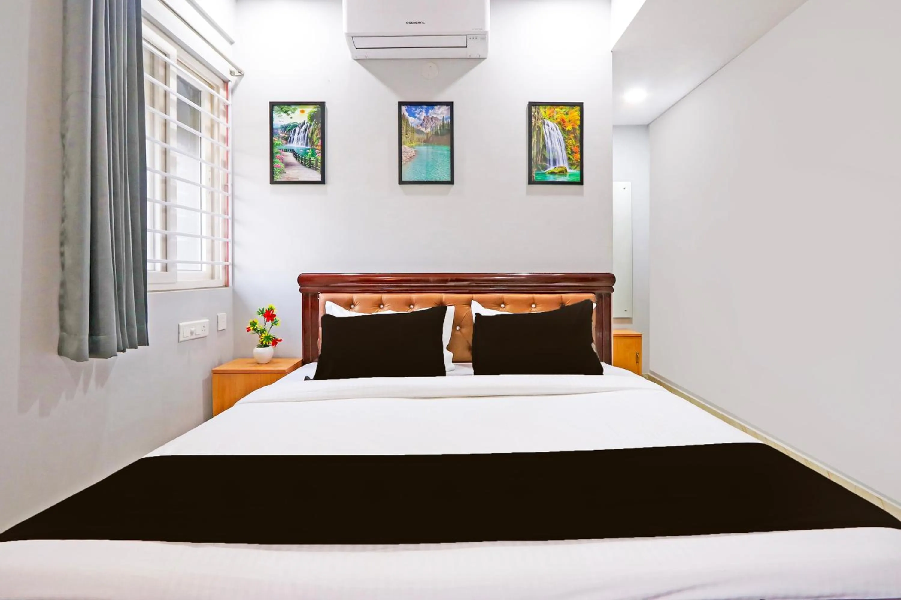 Bedroom, Bed in Super Townhouse QUALIA ELITE S R NAGAR