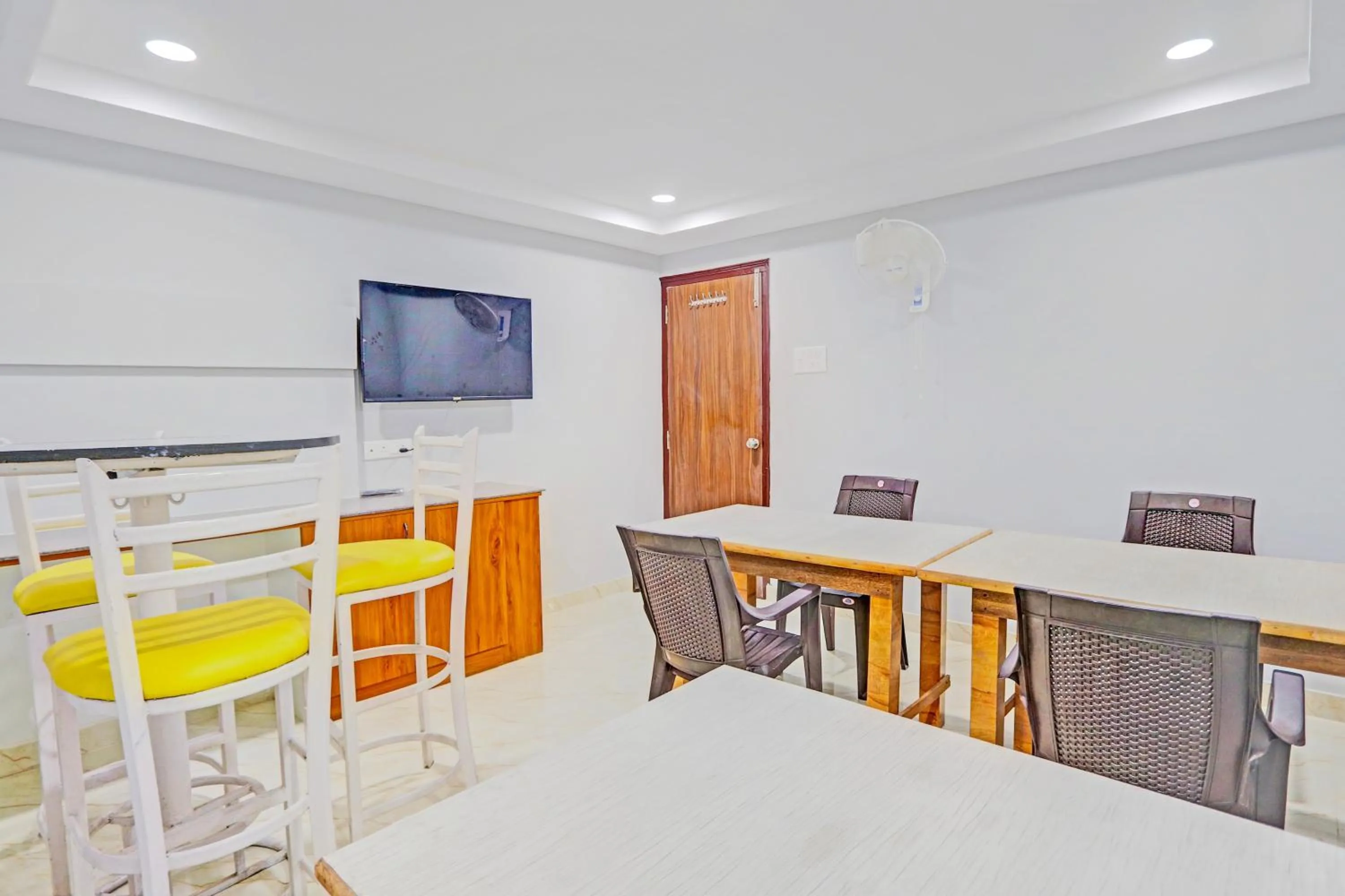 Lobby or reception in Super Townhouse QUALIA ELITE S R NAGAR