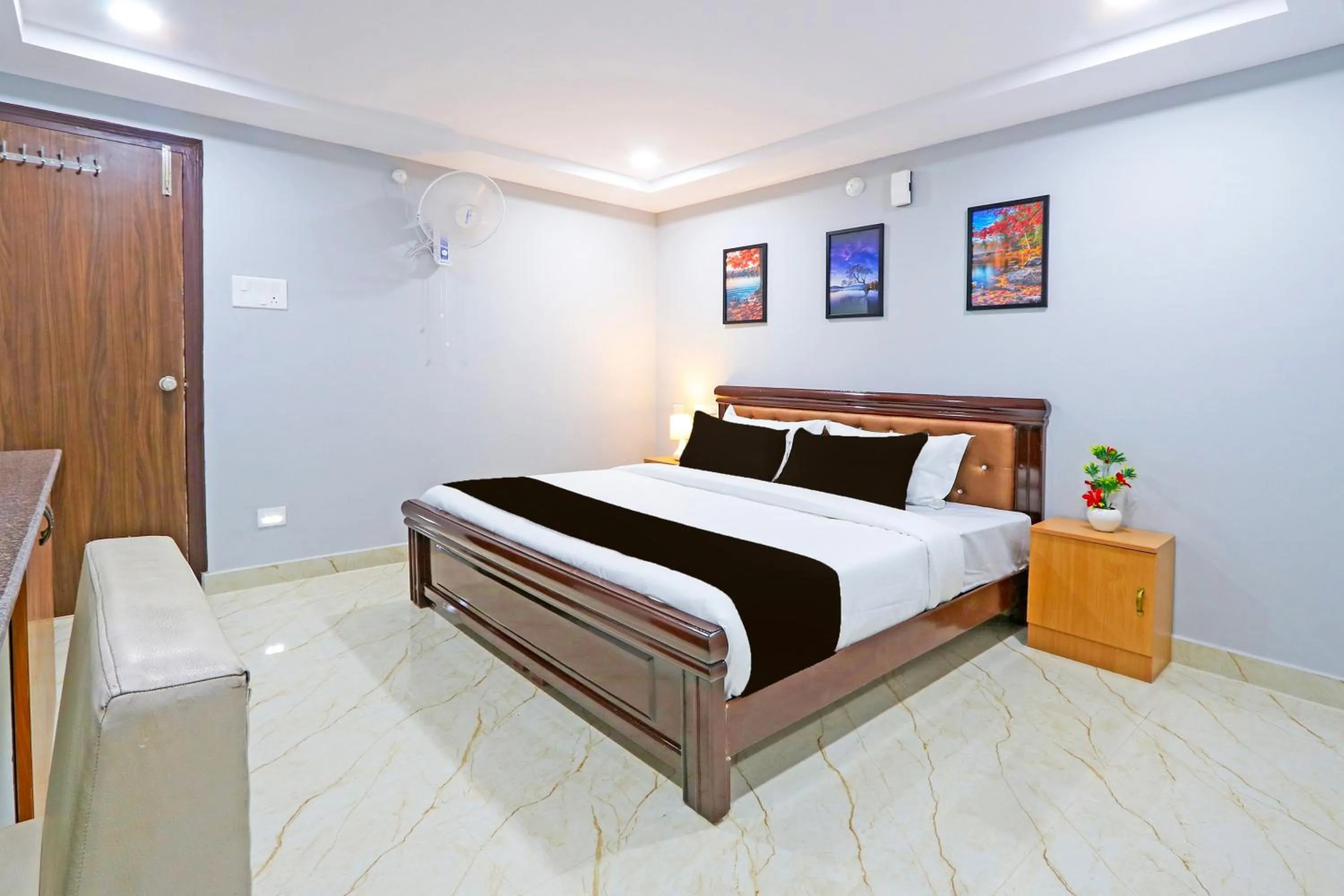 Bedroom, Bed in Super Townhouse QUALIA ELITE S R NAGAR