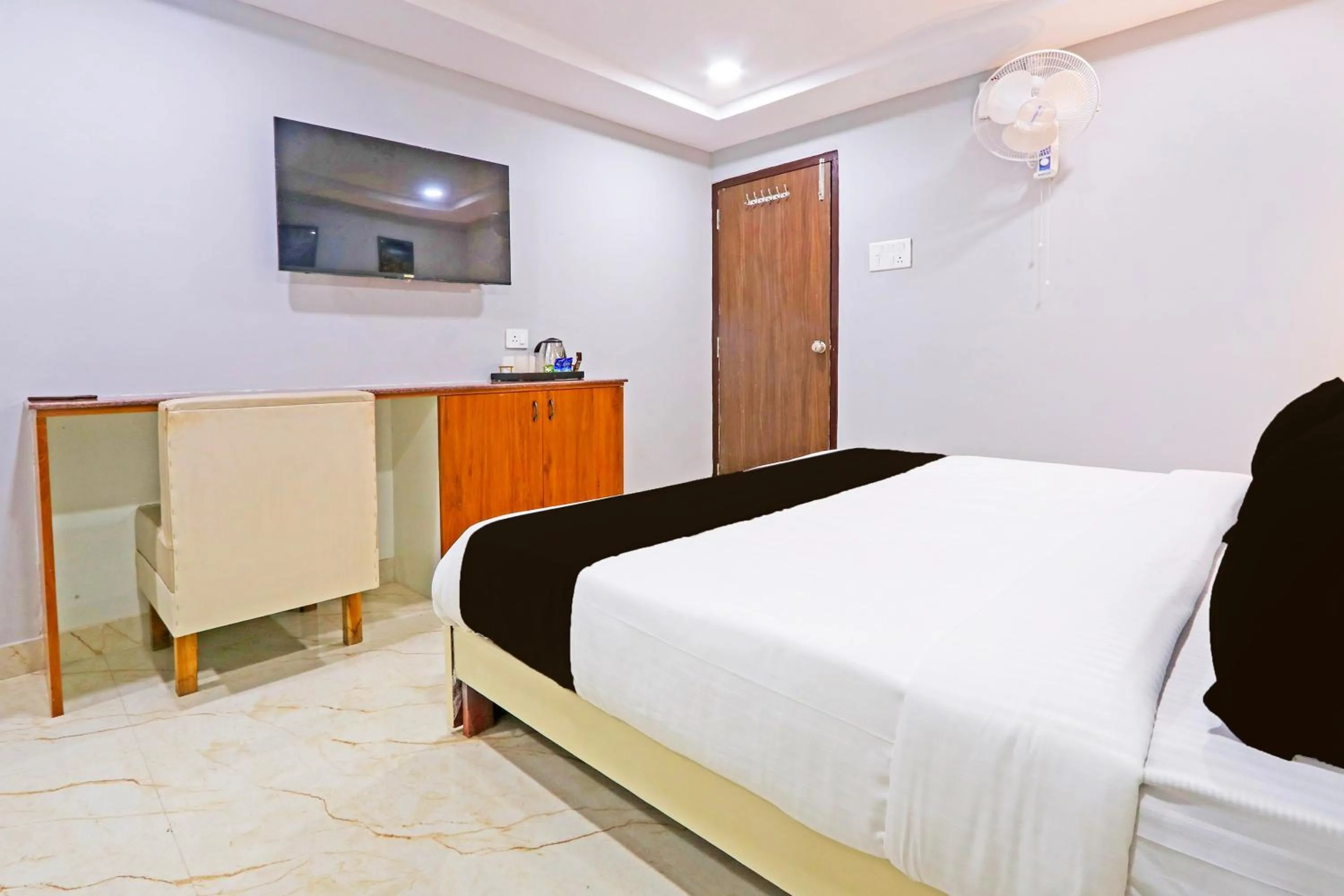 Bedroom, Bed in Super Townhouse QUALIA ELITE S R NAGAR