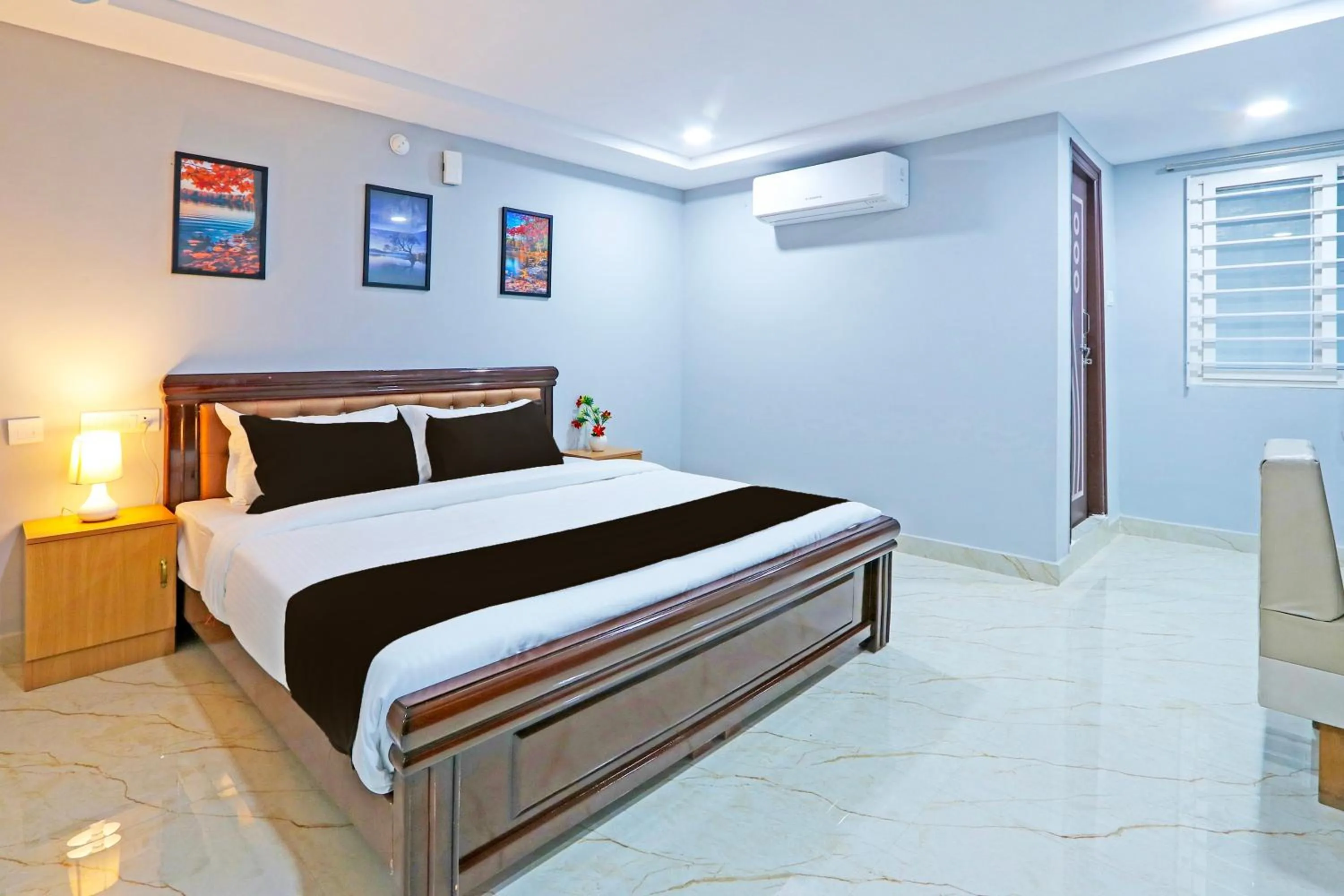 Bedroom, Bed in Super Townhouse QUALIA ELITE S R NAGAR