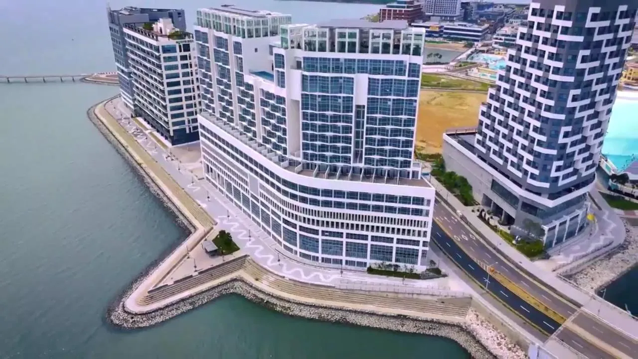 Property building in WAVEM HOTEL East