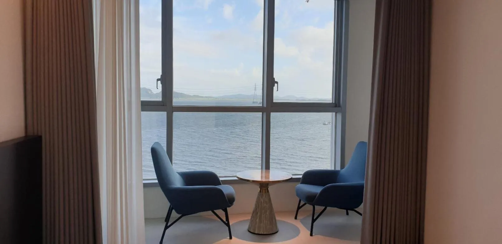 Decorative detail in WAVEM HOTEL East