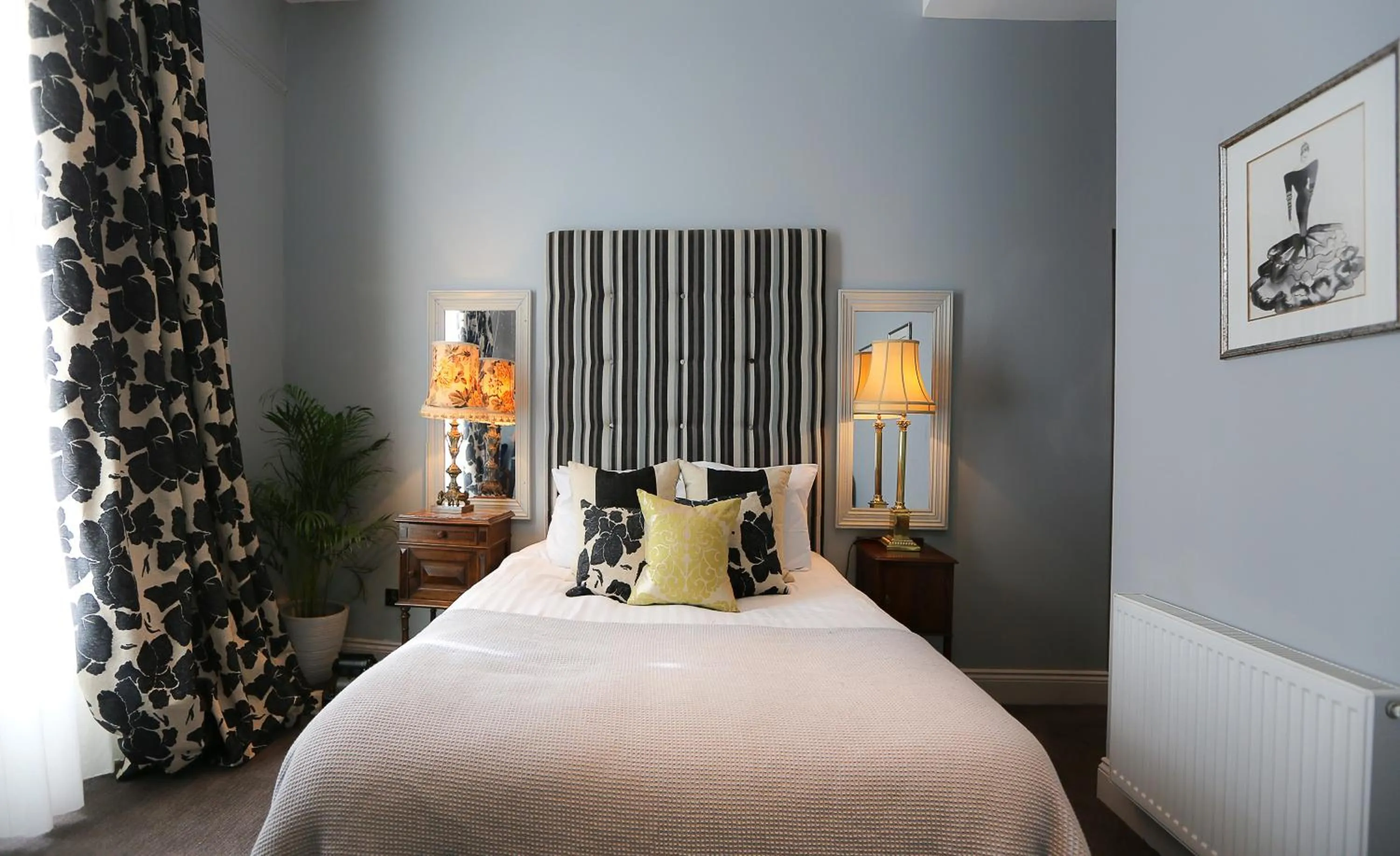 Photo of the whole room in The Crown and Sceptre