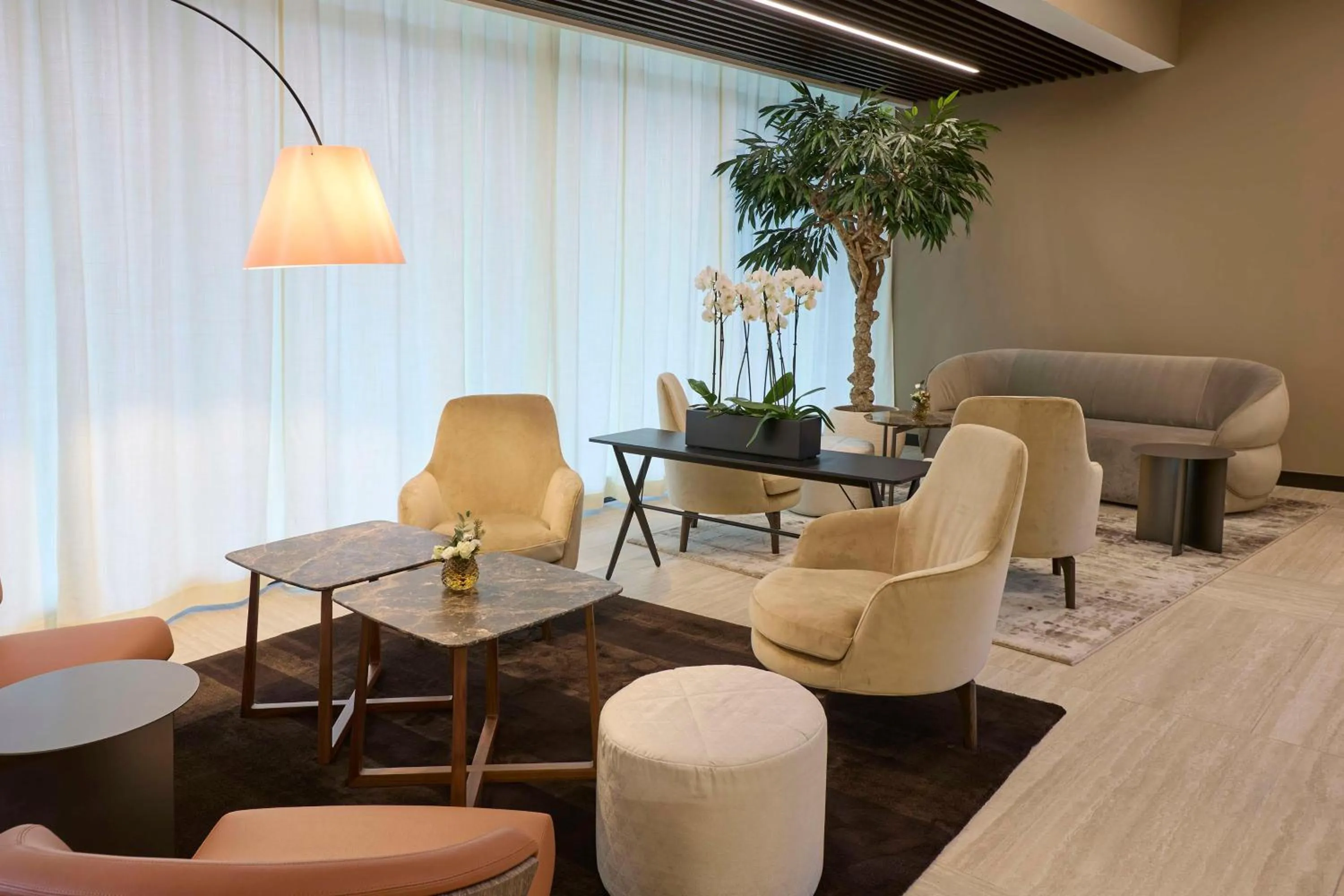 Lobby or reception in Radisson Blu Hotel, Bergamo ChorusLife