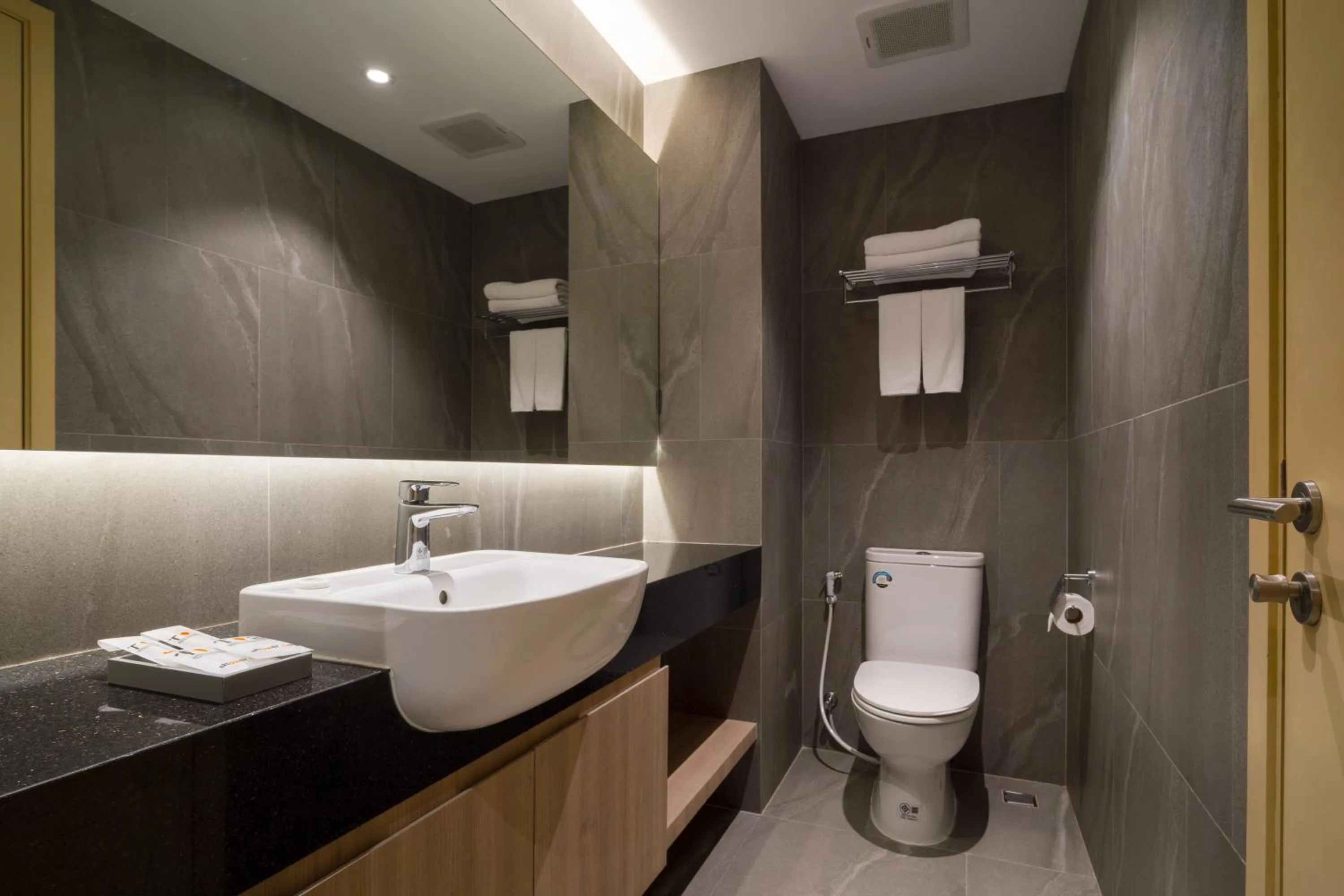 Toilet in T2 The Portal Sukhumvit