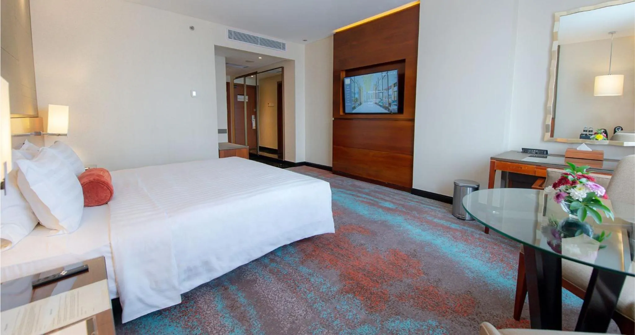 Bedroom, Bed in Gumaya Tower Hotel