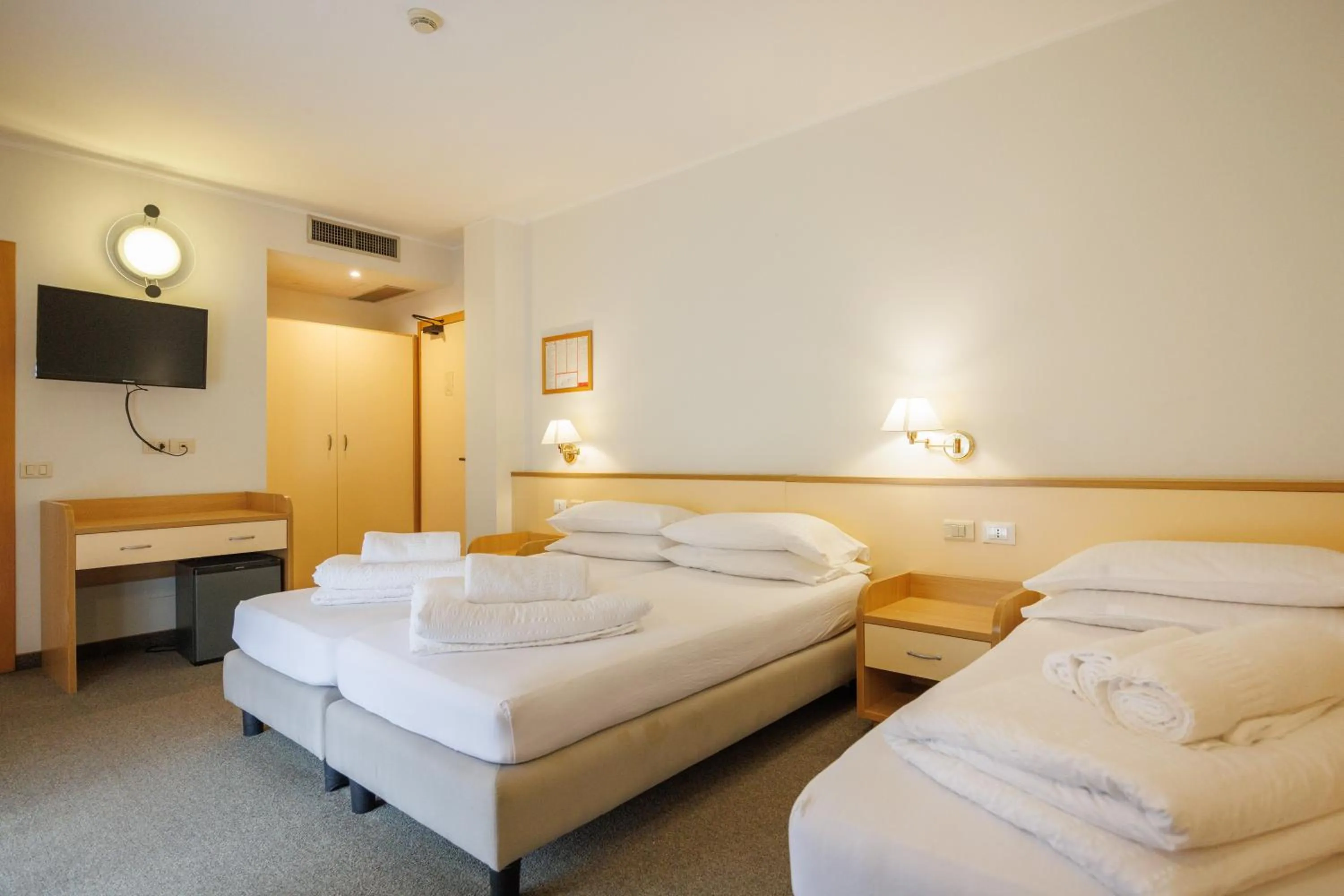 Bed in Club Hotel e Residence La Vela