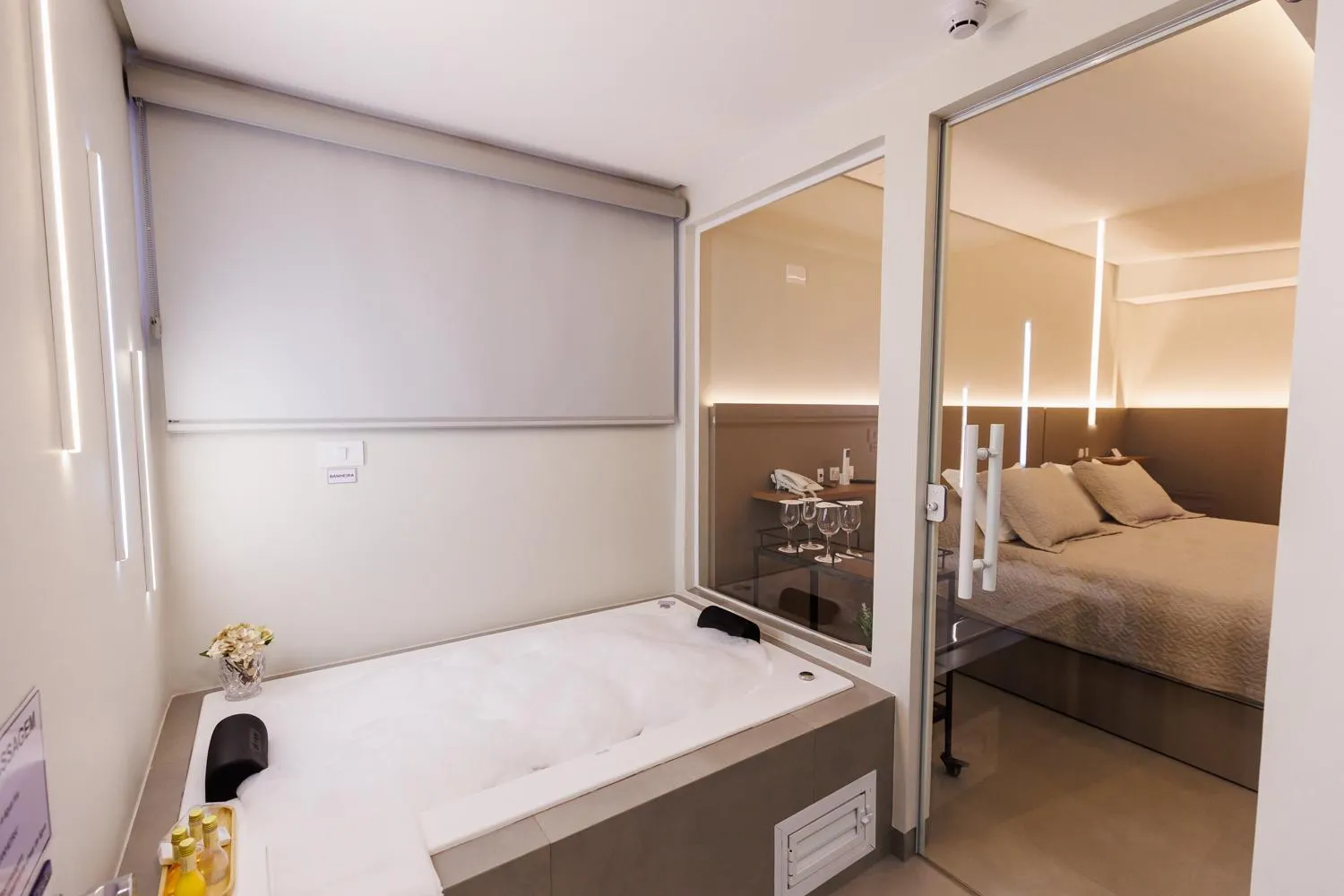 Bath, Bed in Tonello Business Hotel