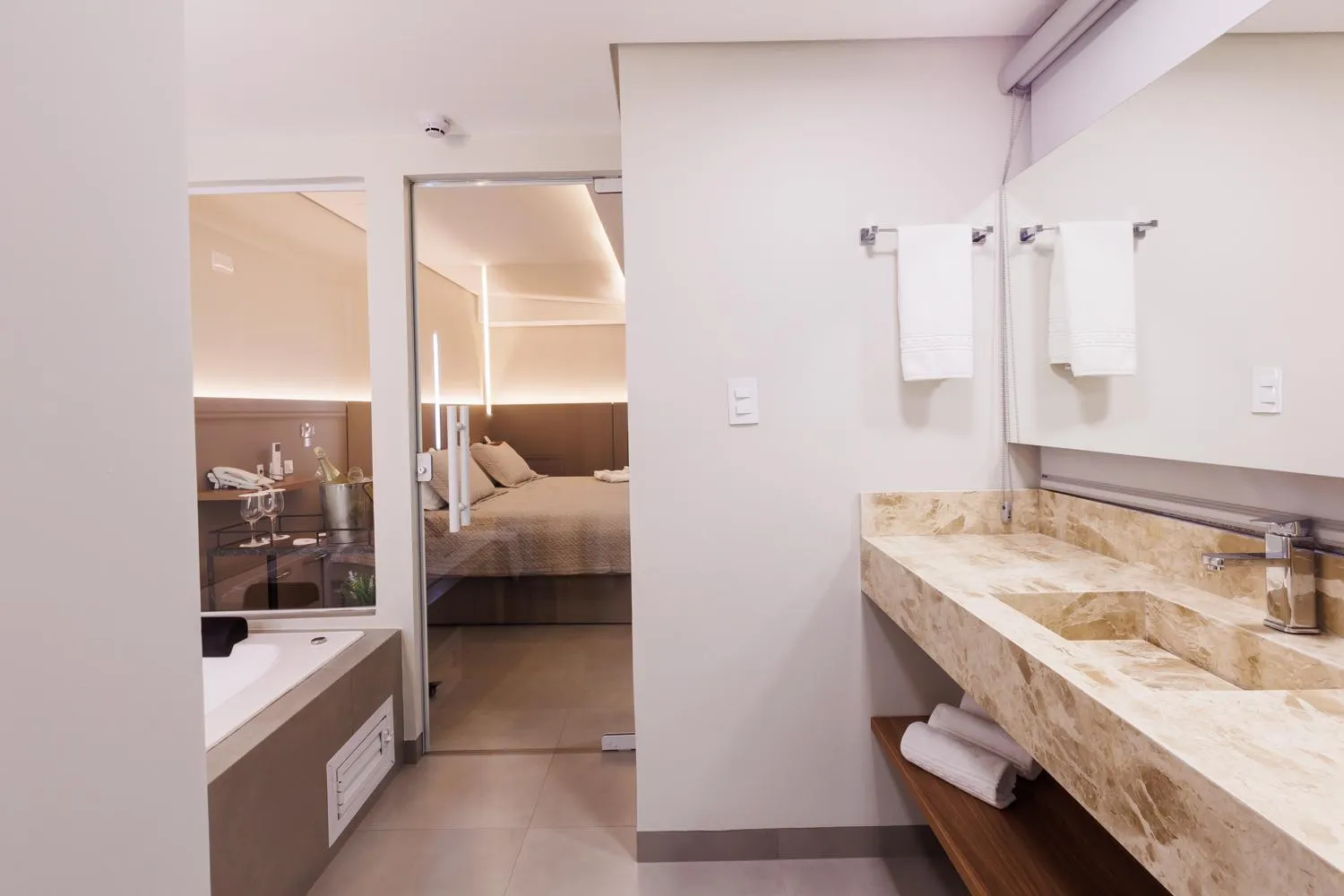 Bathroom in Tonello Business Hotel