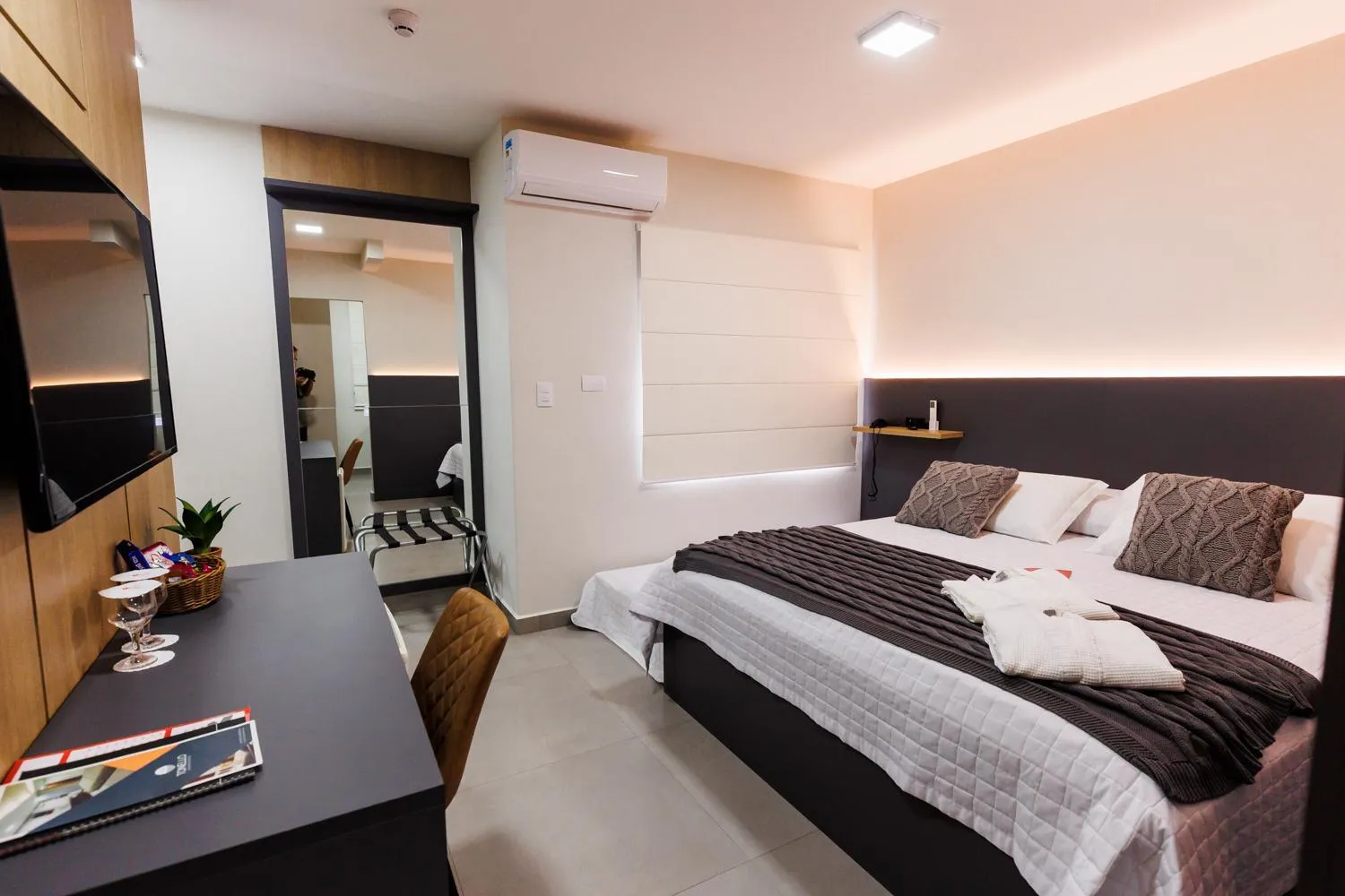 Bedroom, Bed in Tonello Business Hotel