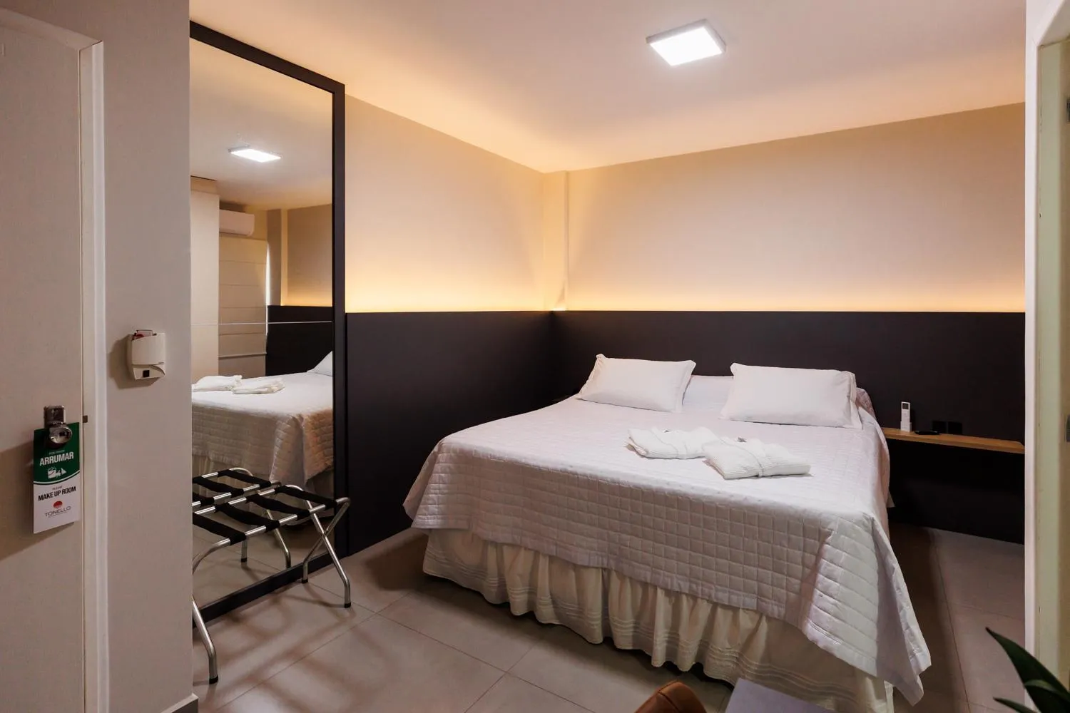 Bedroom, Bed in Tonello Business Hotel