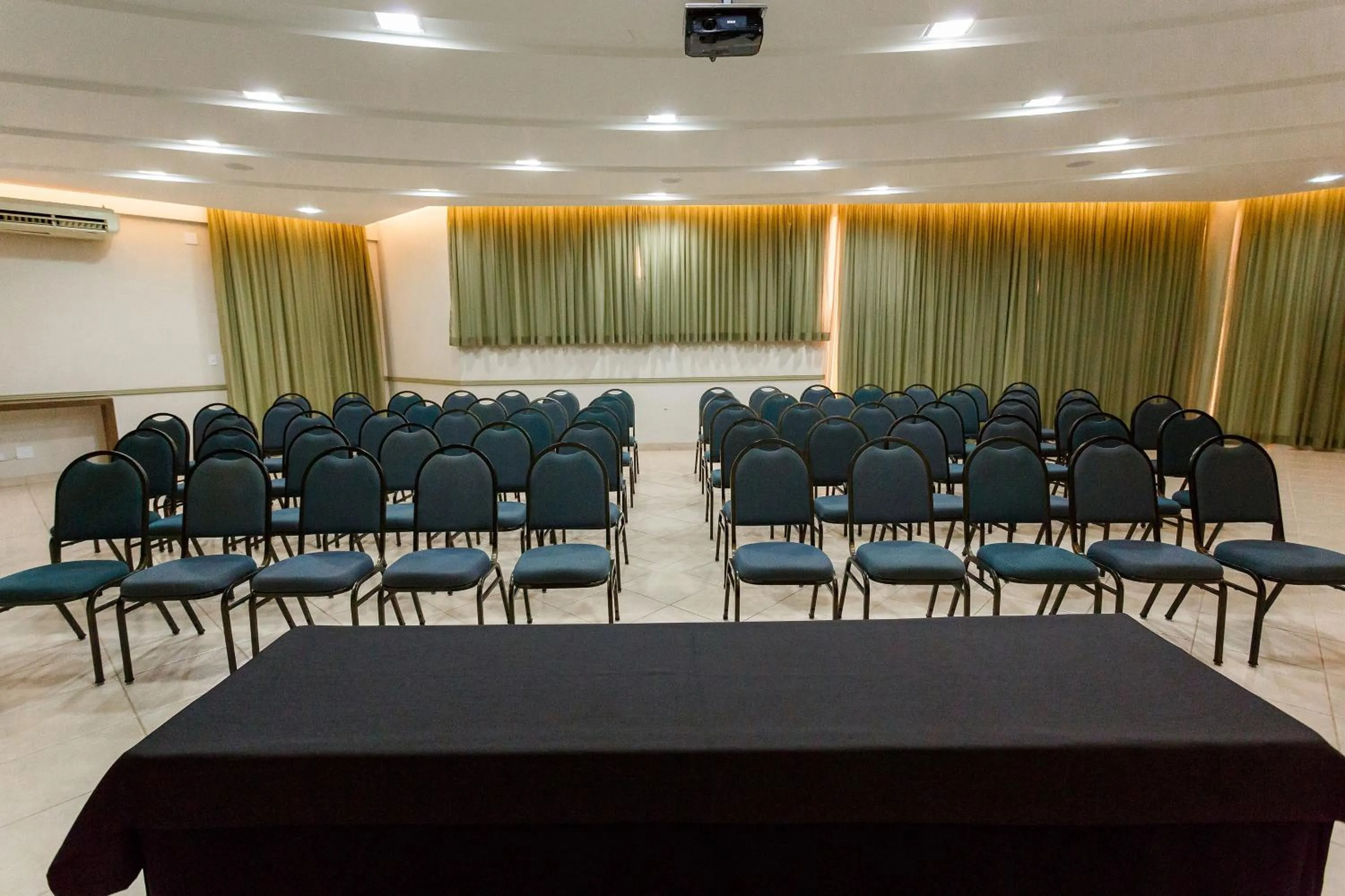Meeting/conference room in Tonello Business Hotel