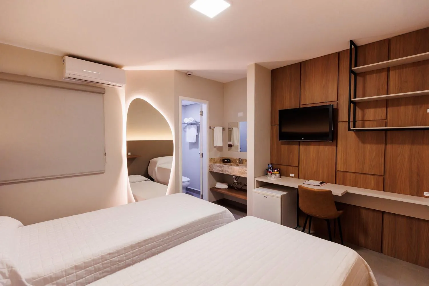 Bedroom, Bed in Tonello Business Hotel