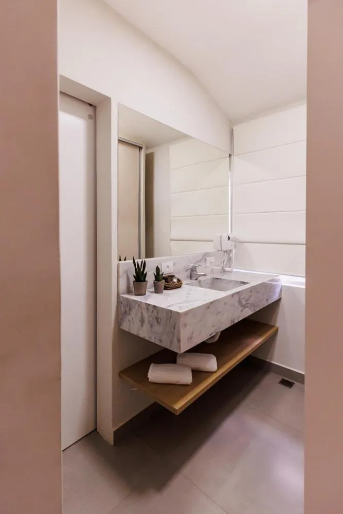 Bathroom, Bed in Tonello Business Hotel