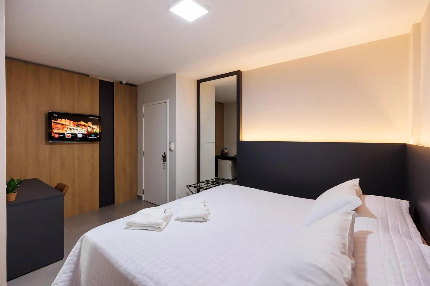 Bedroom, Bed in Tonello Business Hotel