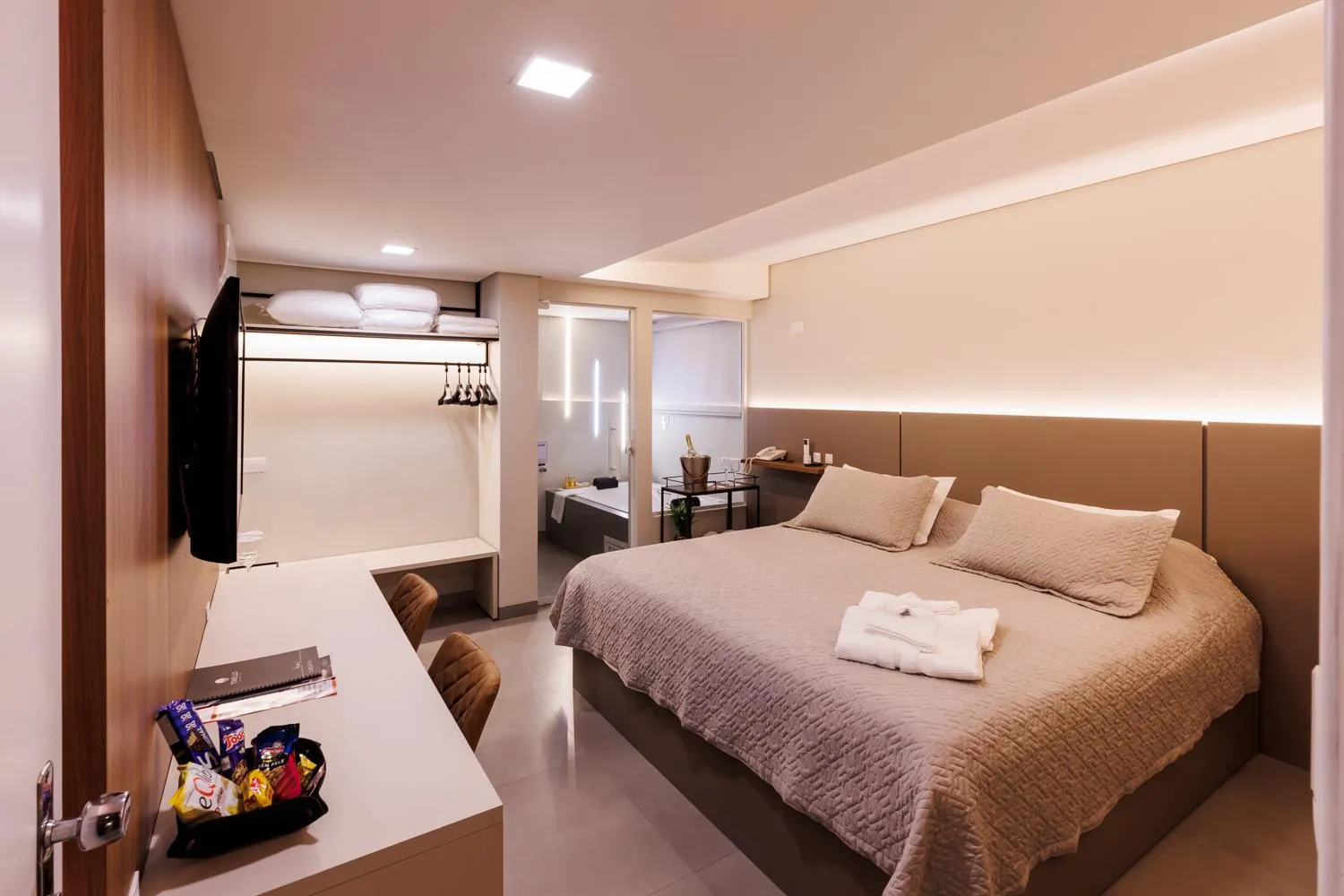 Photo of the whole room, Bed in Tonello Business Hotel