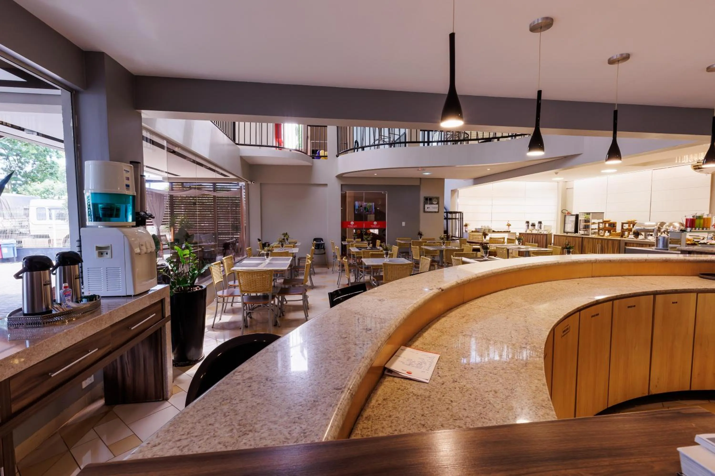 Restaurant/places to eat in Tonello Business Hotel