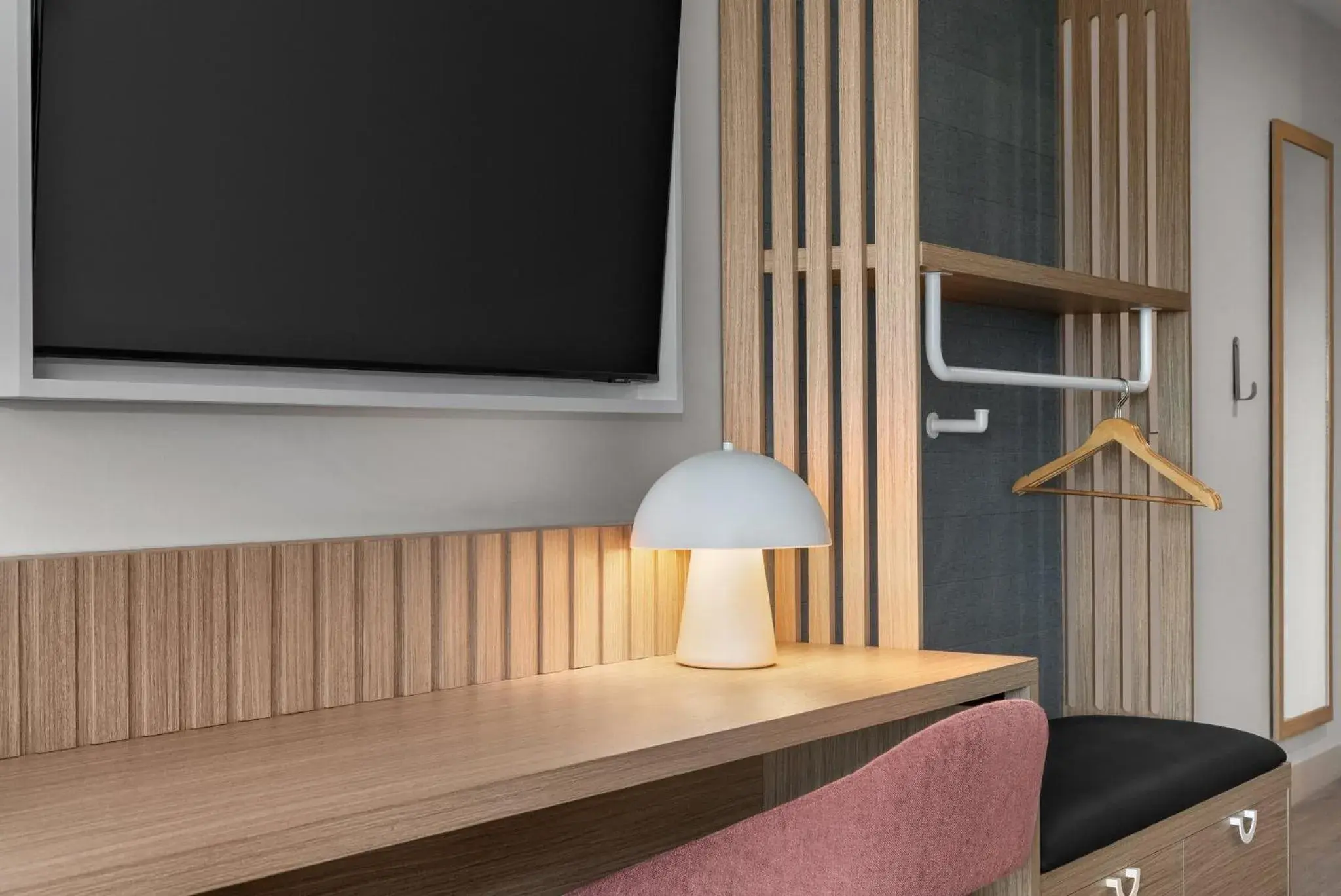 Queen Room - Hearing/Mobility Accessible Tub in EVEN Hotel Orlando International Airport by IHG Queen Room - Hearing/Mobility Accessible Tub in EVEN Hotel Orlando International Airport by IHG