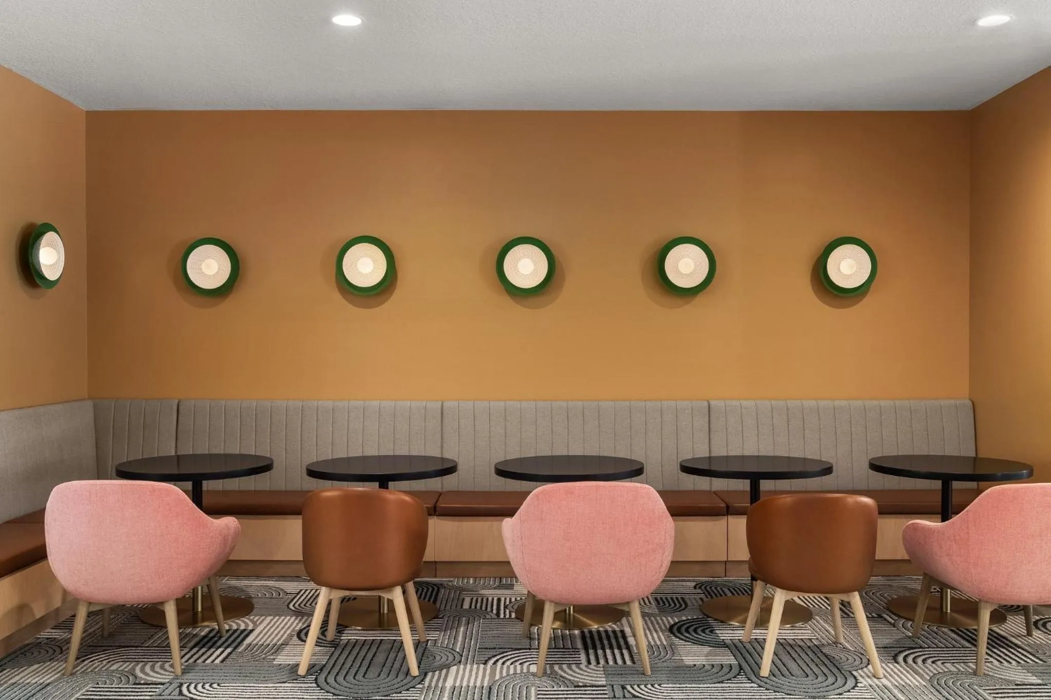 Restaurant/places to eat in EVEN Hotel Orlando International Airport by IHG