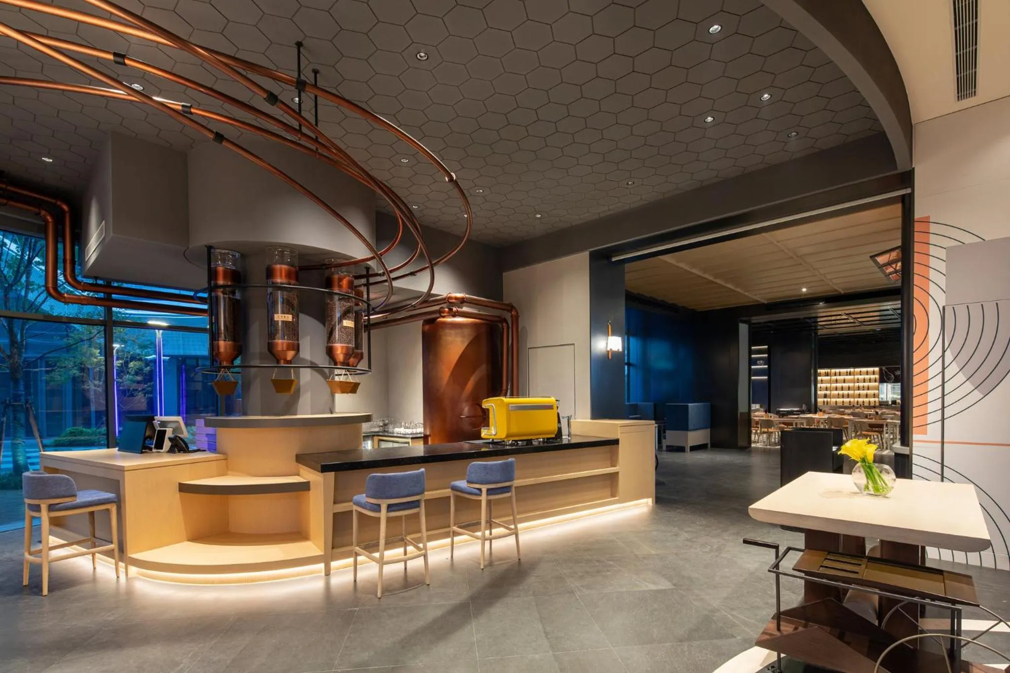 Lounge or bar in EVEN Hotel Shanghai Hongqiao CBD by IHG