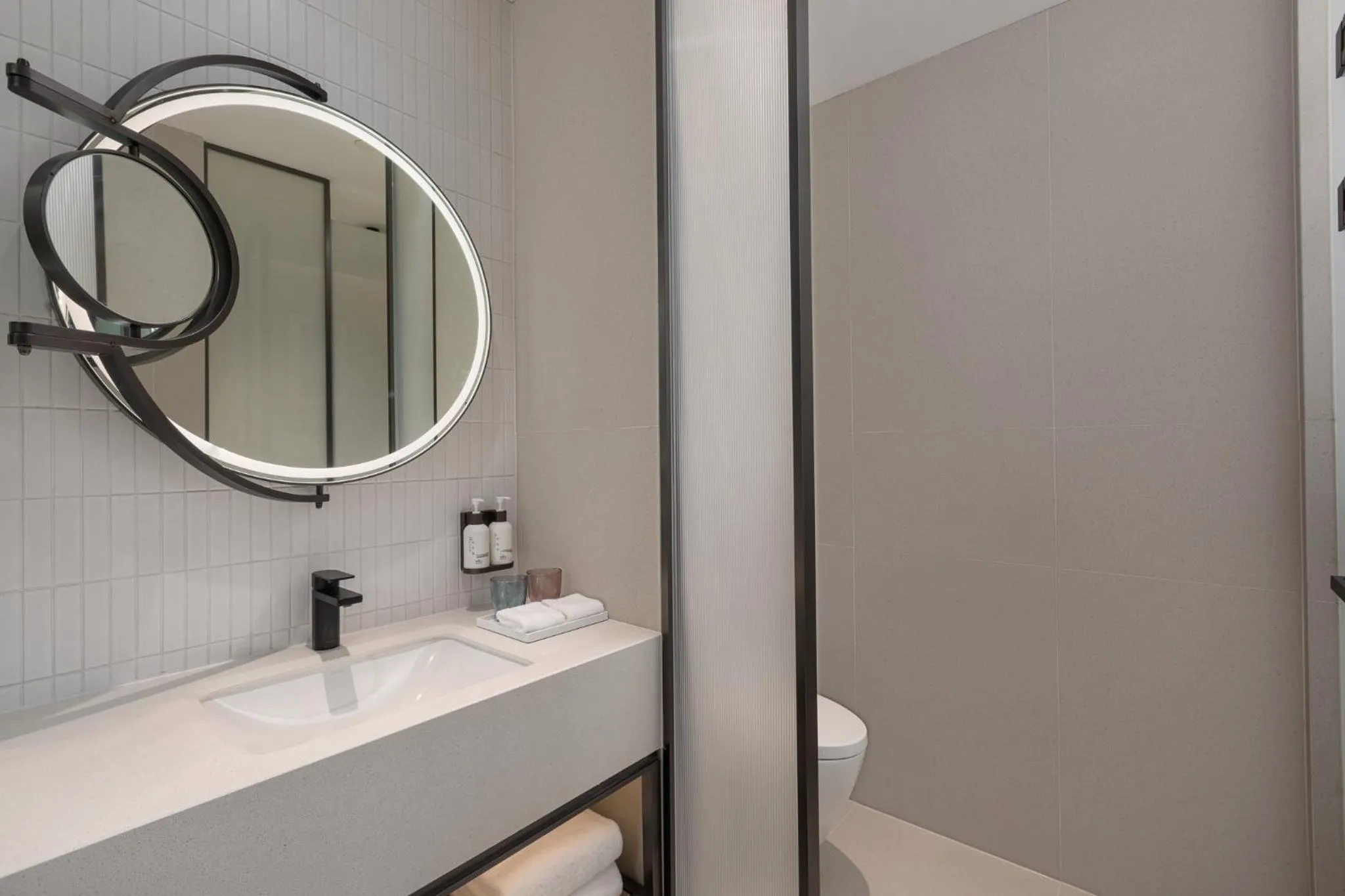 Bathroom in EVEN Hotel Shanghai Hongqiao CBD by IHG