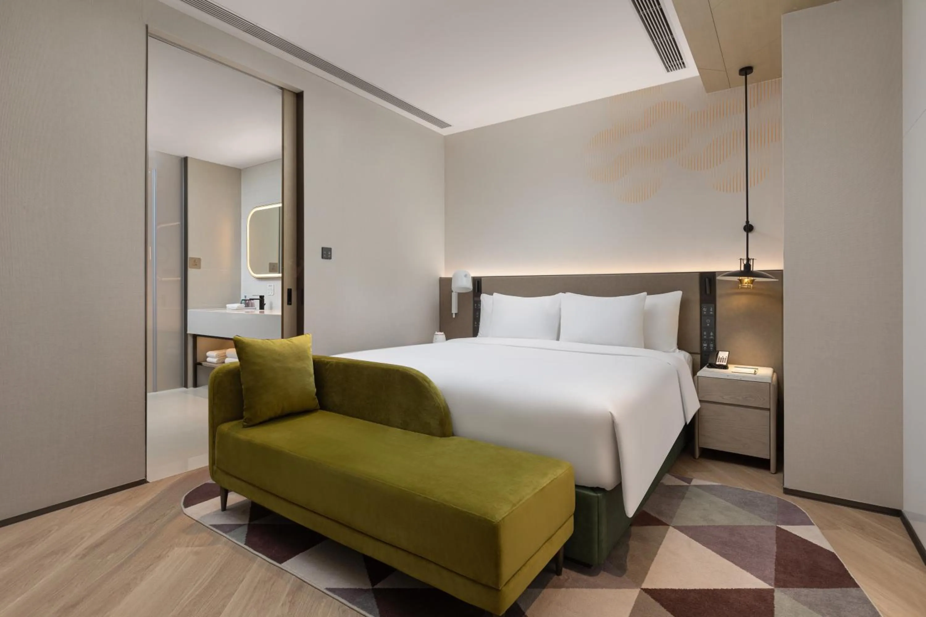 Bedroom, Bed in EVEN Hotel Shanghai Hongqiao CBD by IHG