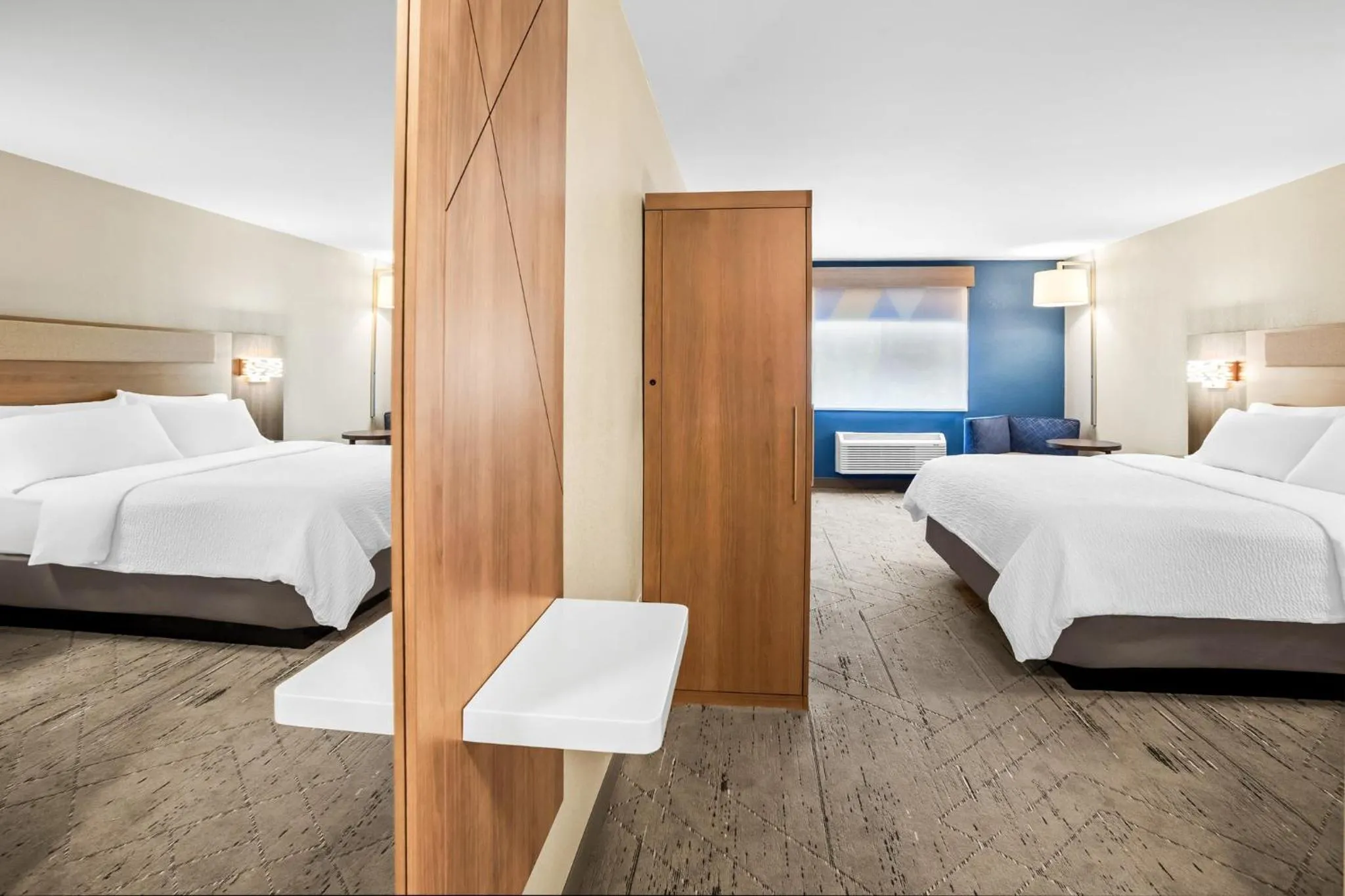 Photo of the whole room, Bed in Holiday Inn Express & Suites Tumwater - Olympia by IHG
