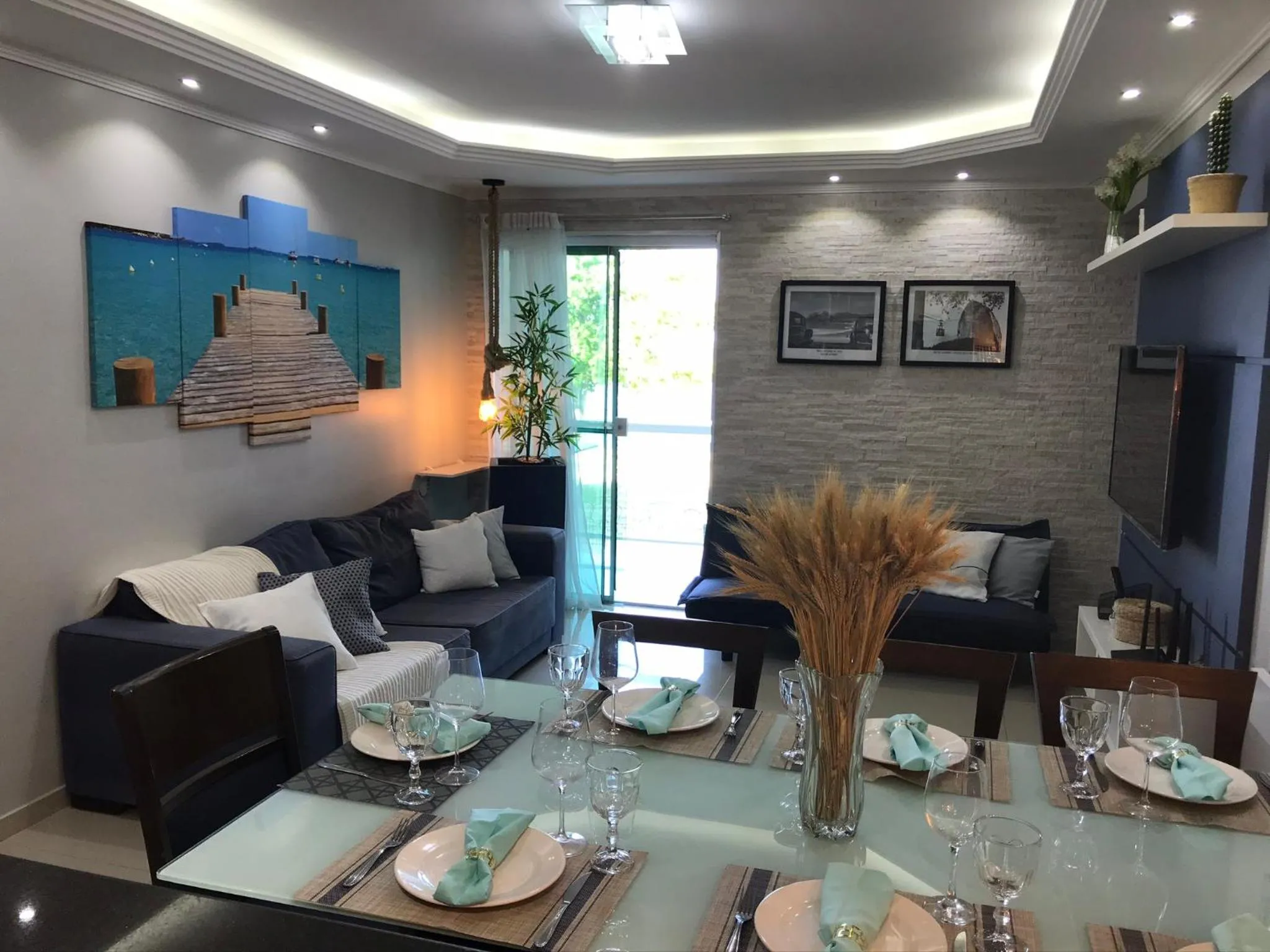 Lindo apartamento em condomínio com clube