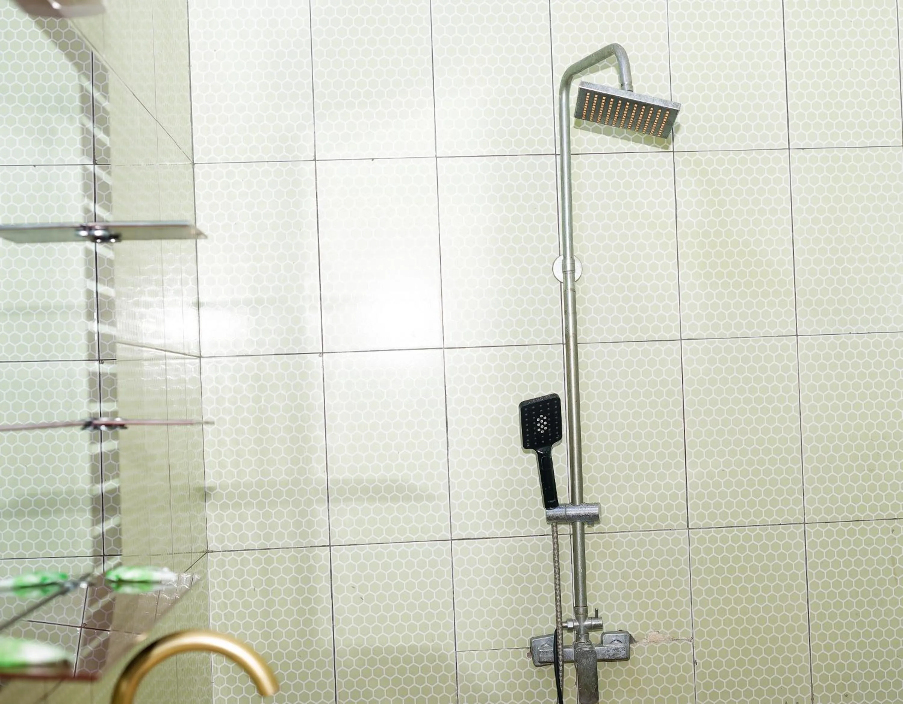 Shower in New Hotel Sossa