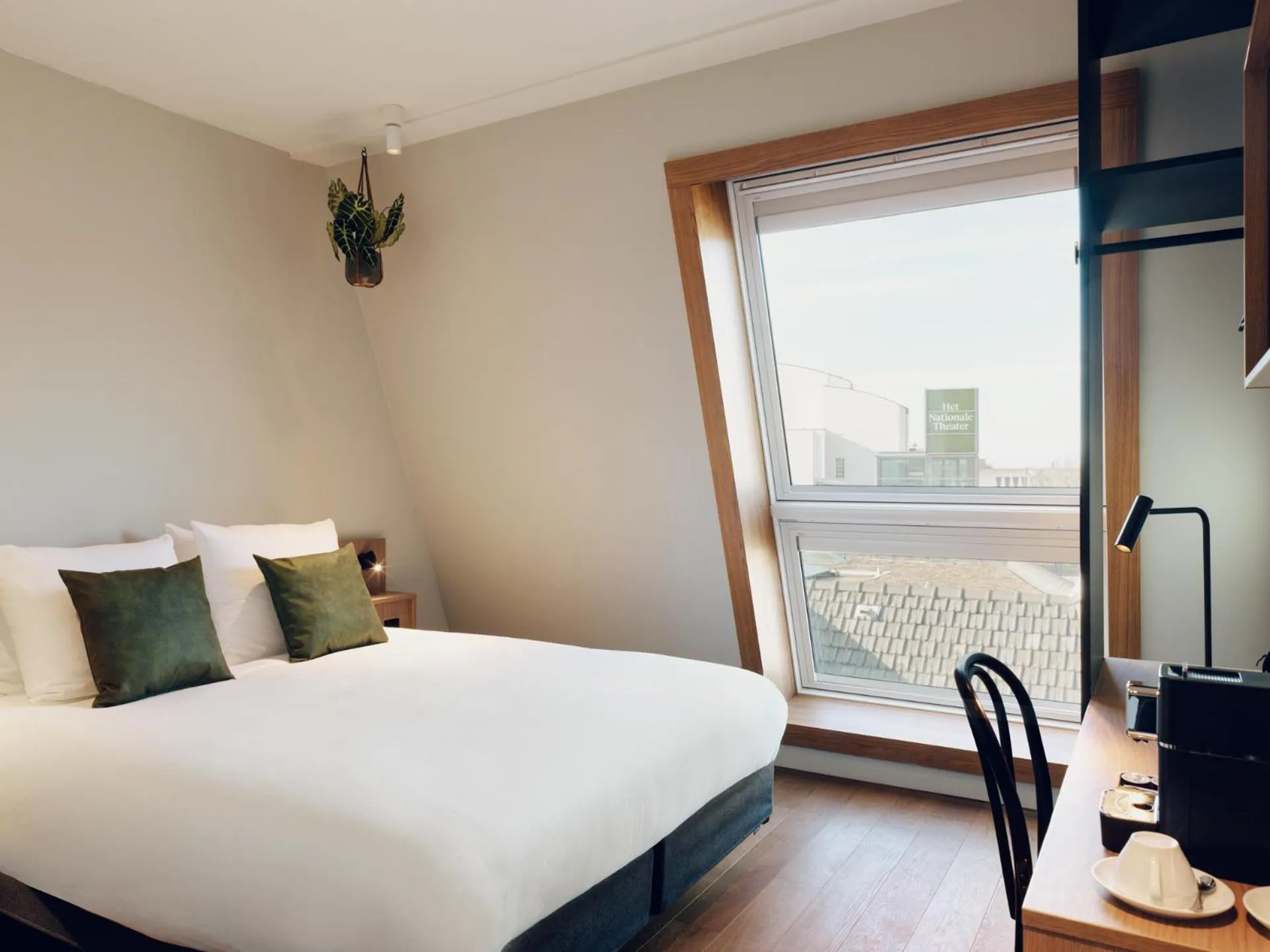 Bed in Townhouse Den Haag