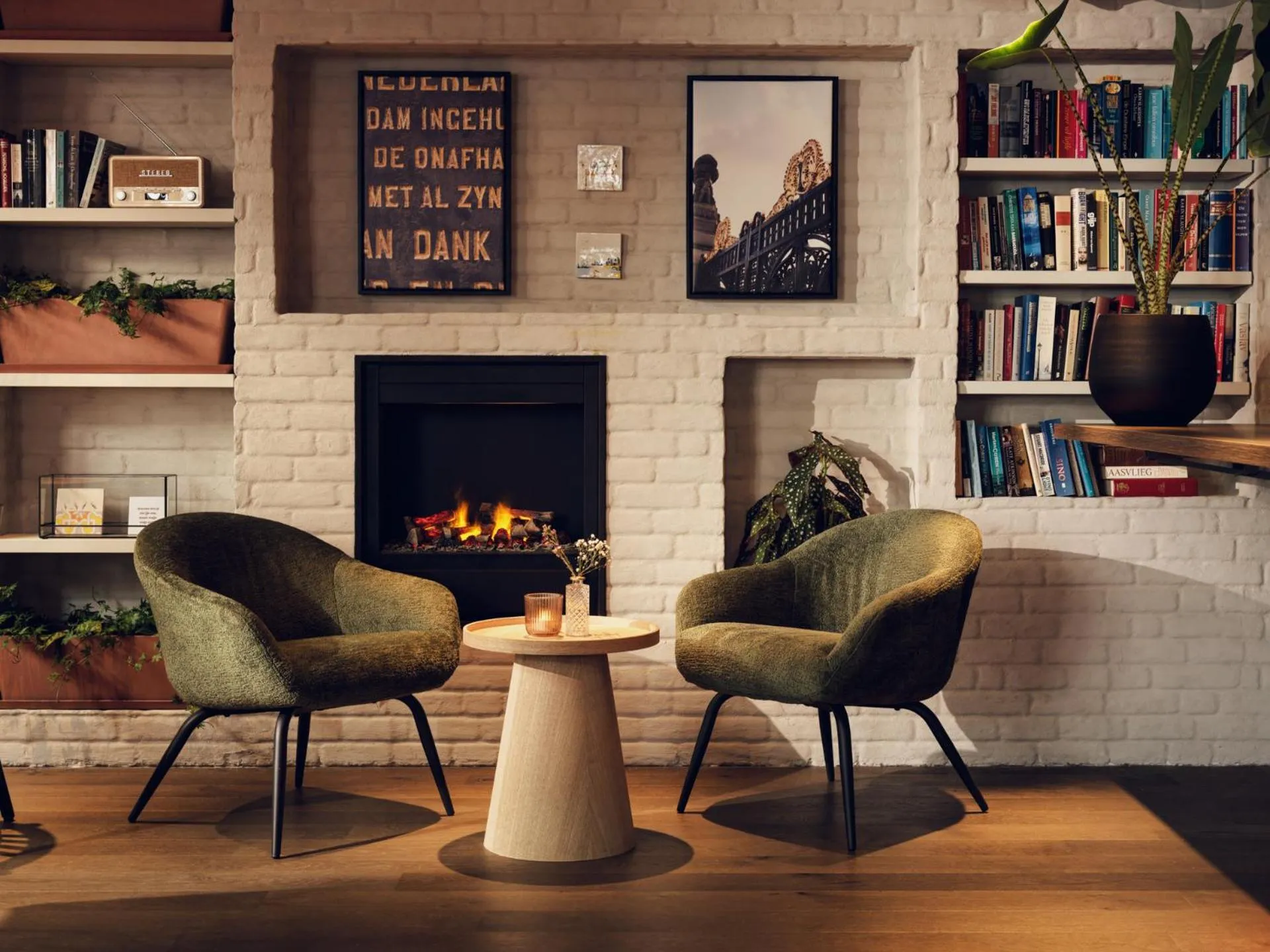 Library in Townhouse Den Haag