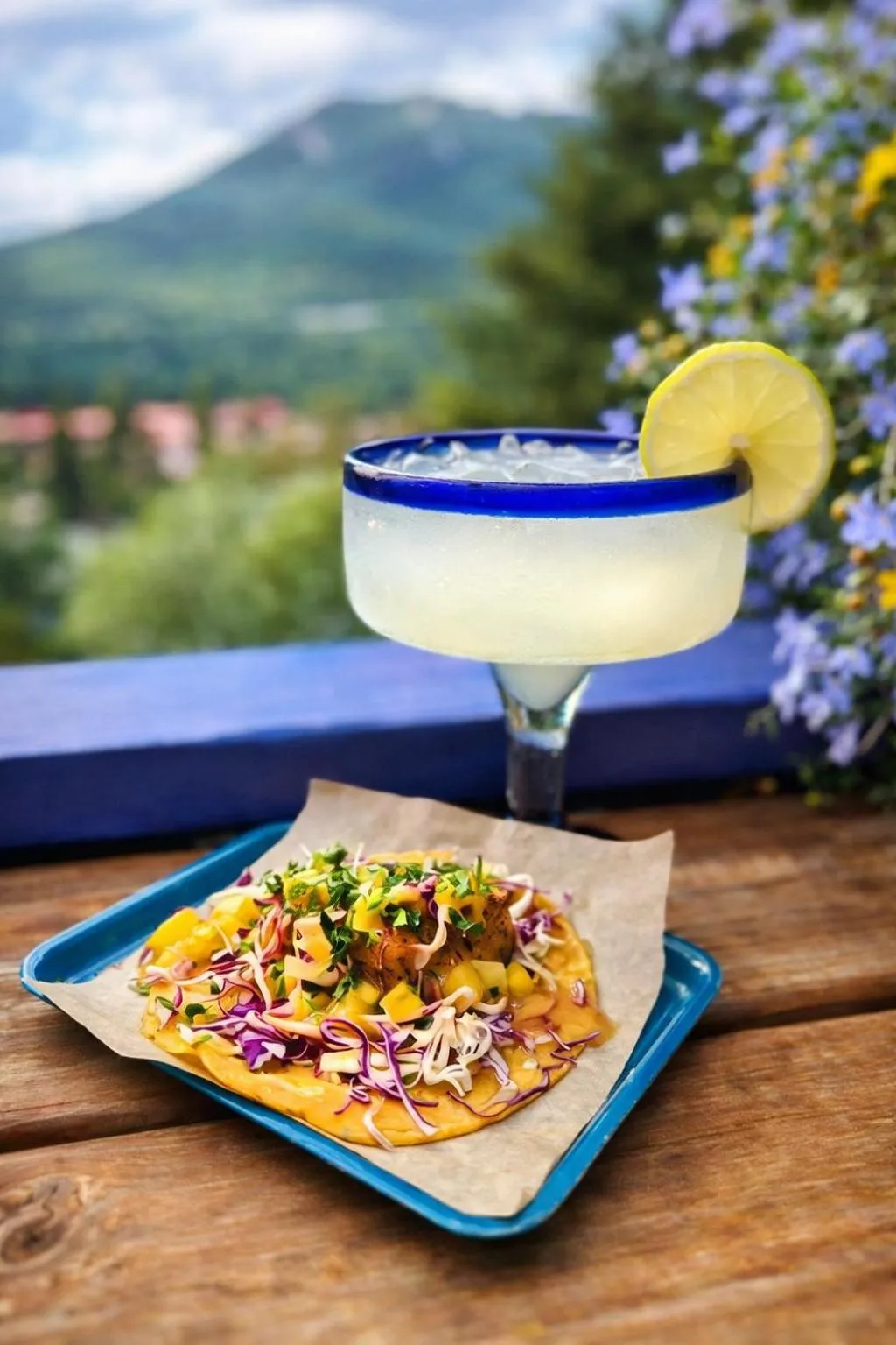 Food and drinks in Denali Crow's Nest Cabins